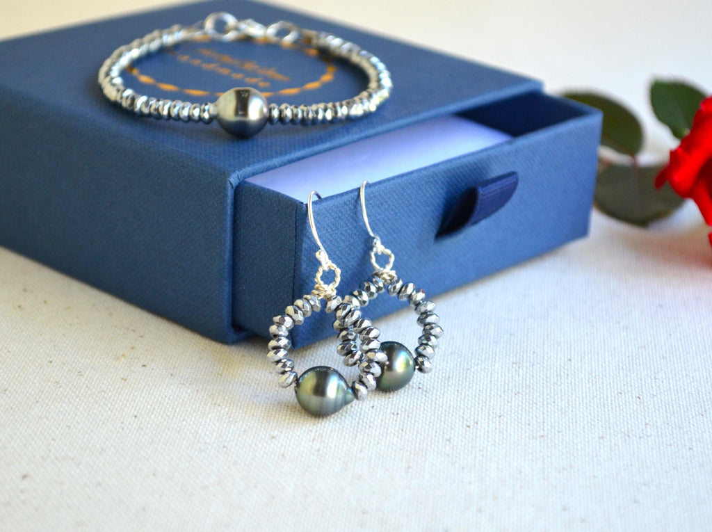Tahitian Pearl Bracelet: Silver Hematite Beads, Cultured Saltwater Pearls