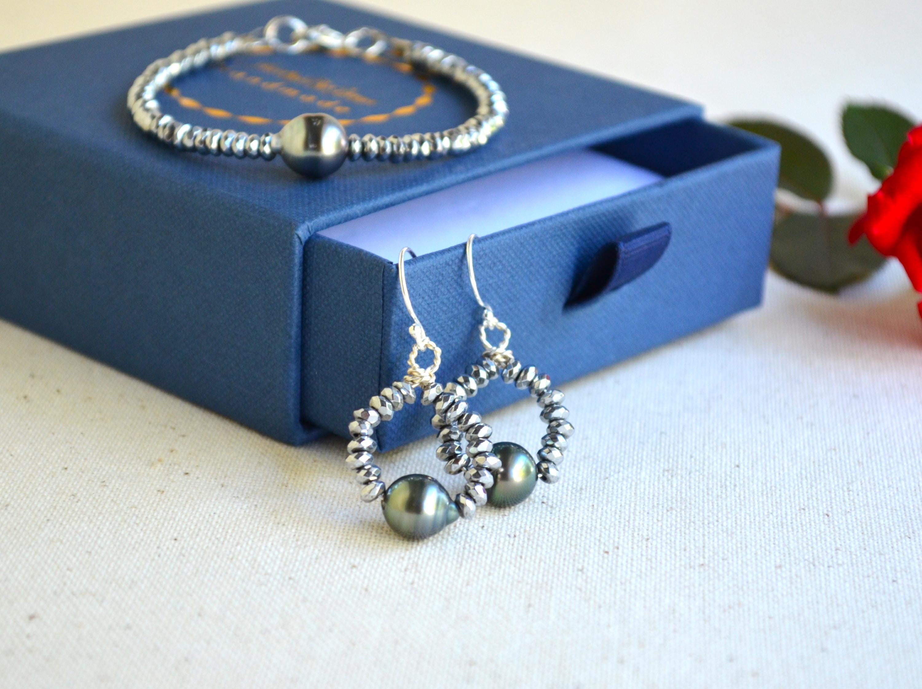 Tahitian Pearl Bracelet: Silver Hematite Beads, Cultured Saltwater Pearls