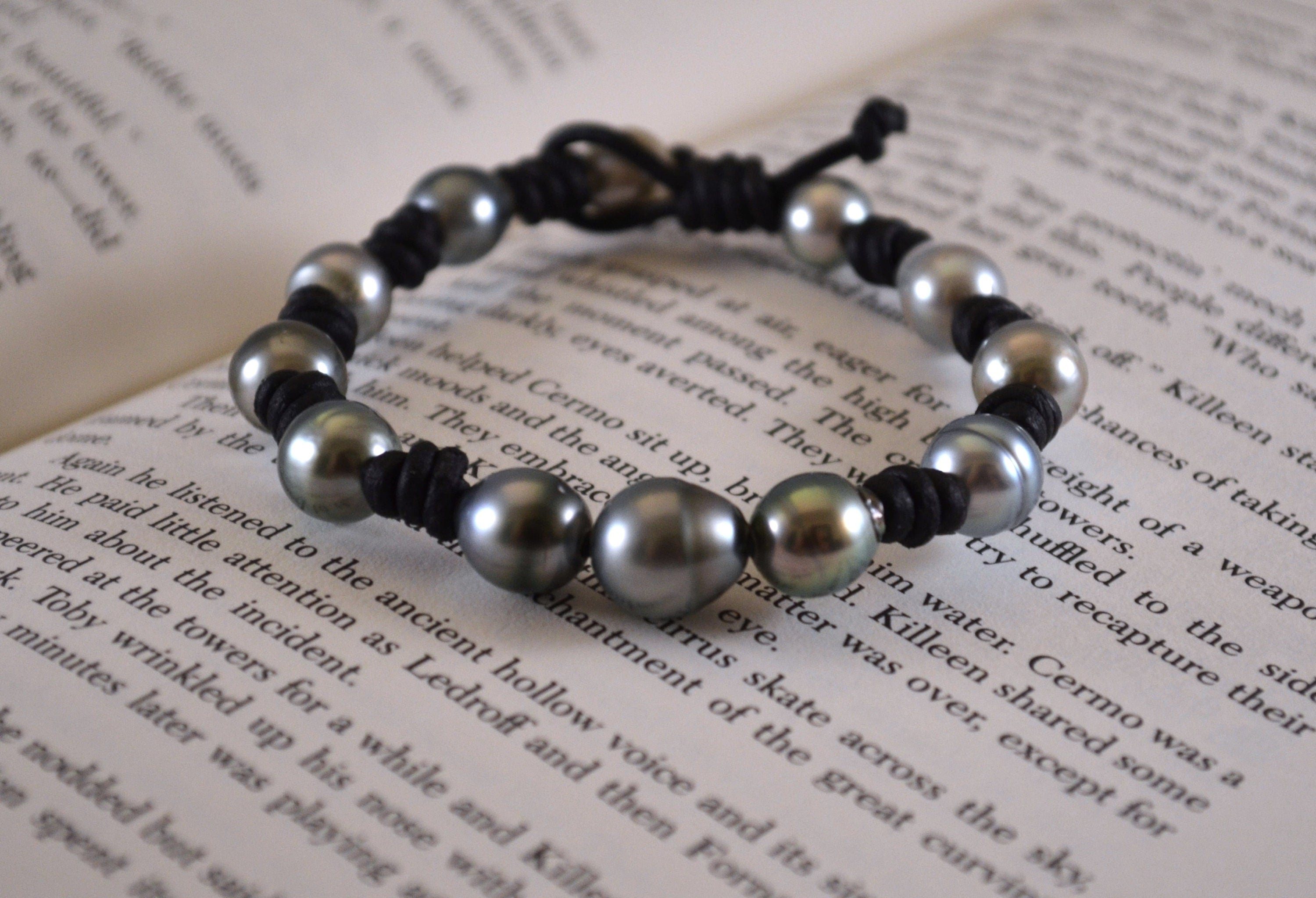 Tahitian Pearls on Leather Bracelet: Black Leather, Tahitian Pearl Clasp