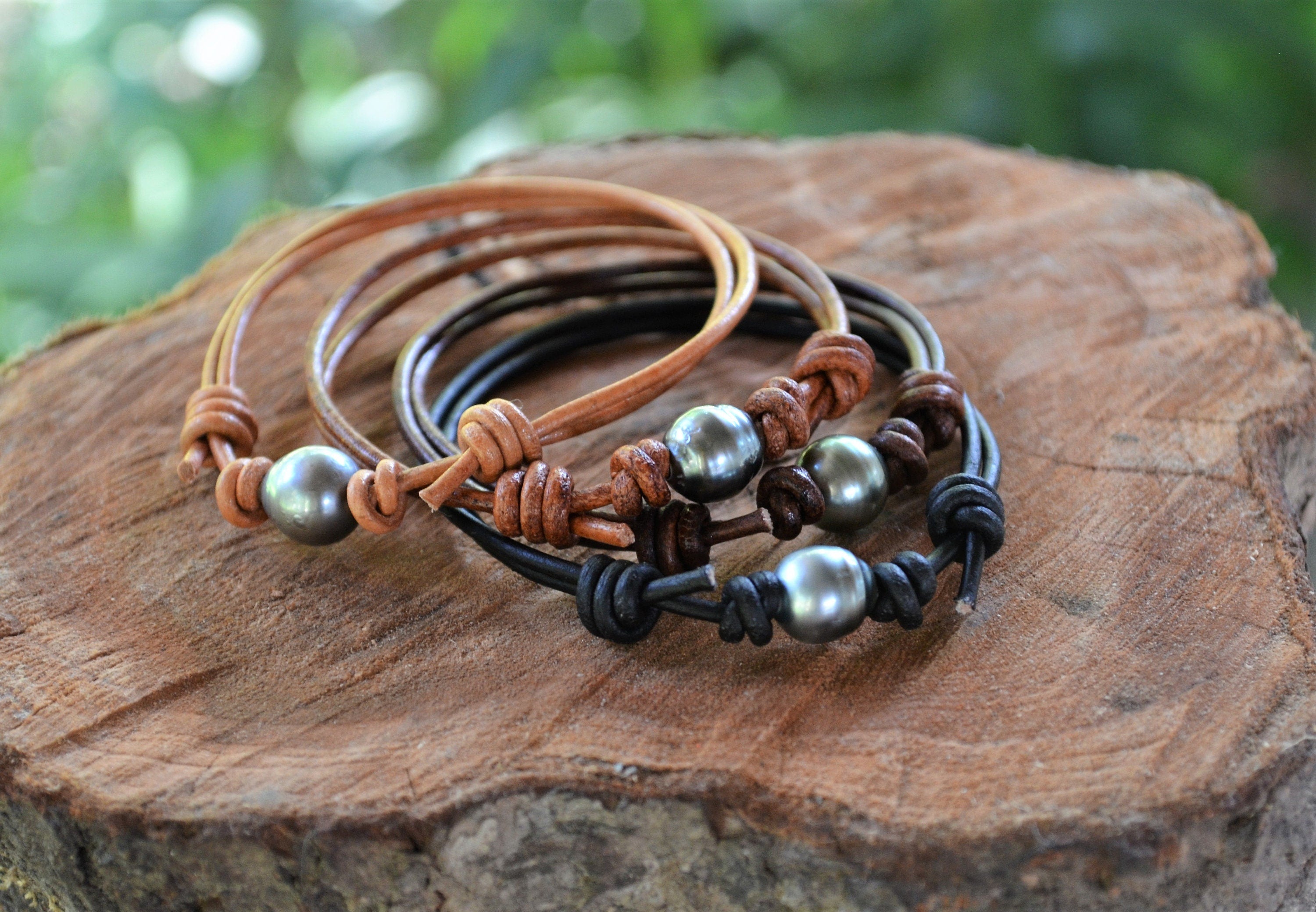 Tahitian Pearl Bracelet: Adjustable Leather, Unisex Jewelry