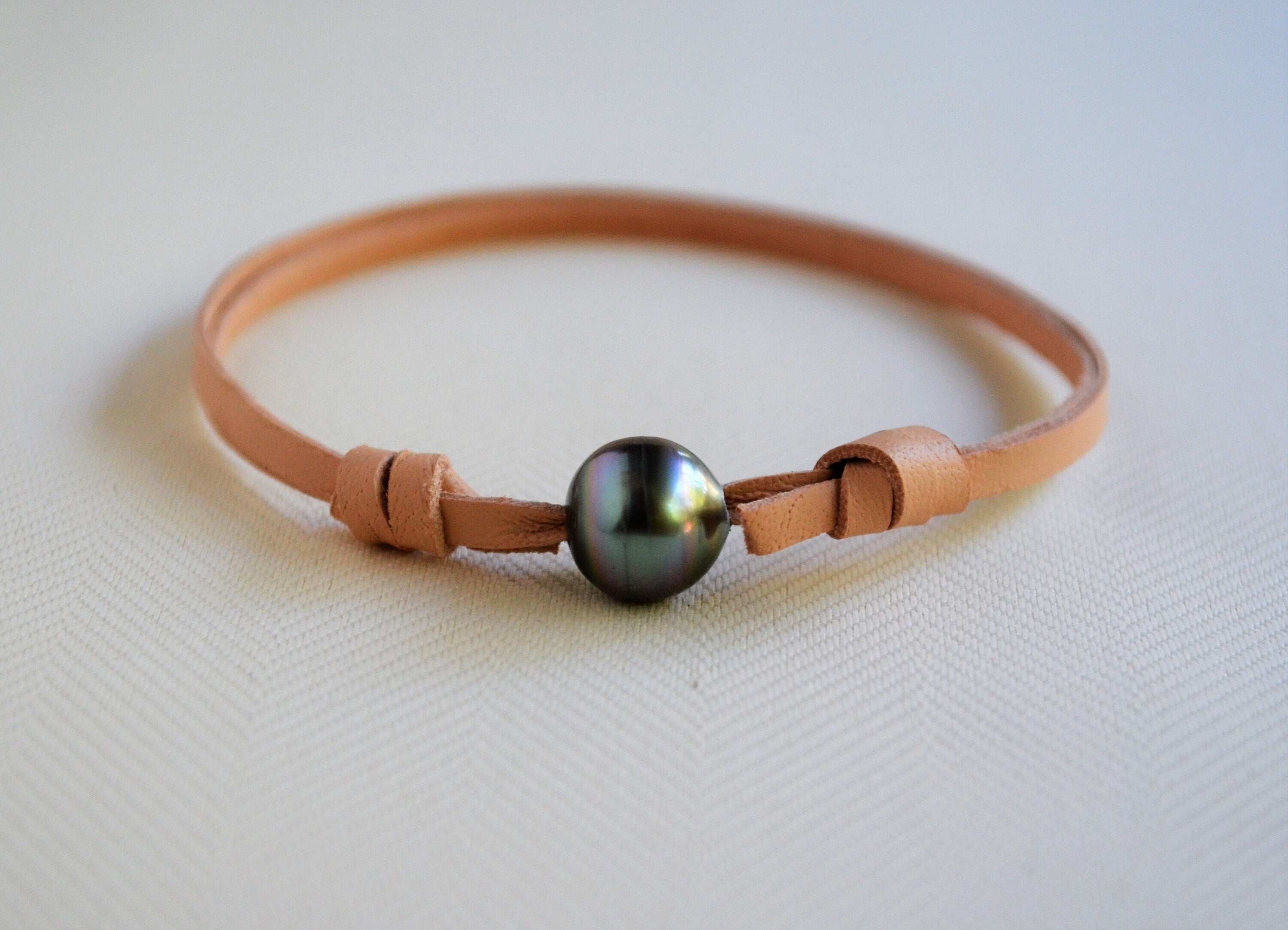 Tahitian Pearl Leather Bracelet: Unisex Boho Adjustable Bracelet