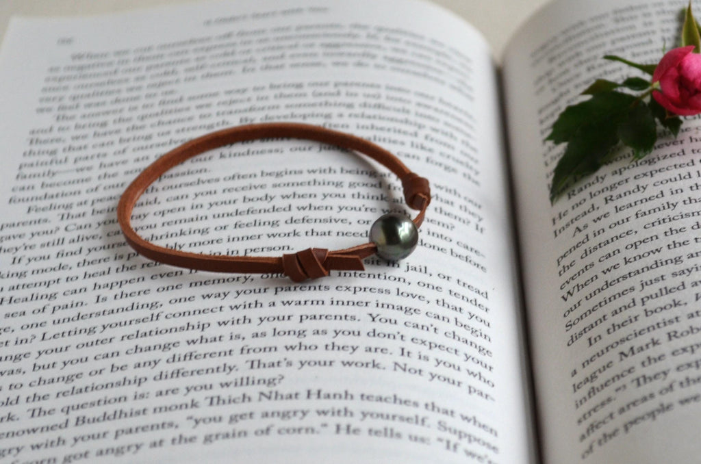 Adjustable Tahitian Pearl Bracelet: Australian Brown Leather Jewelry