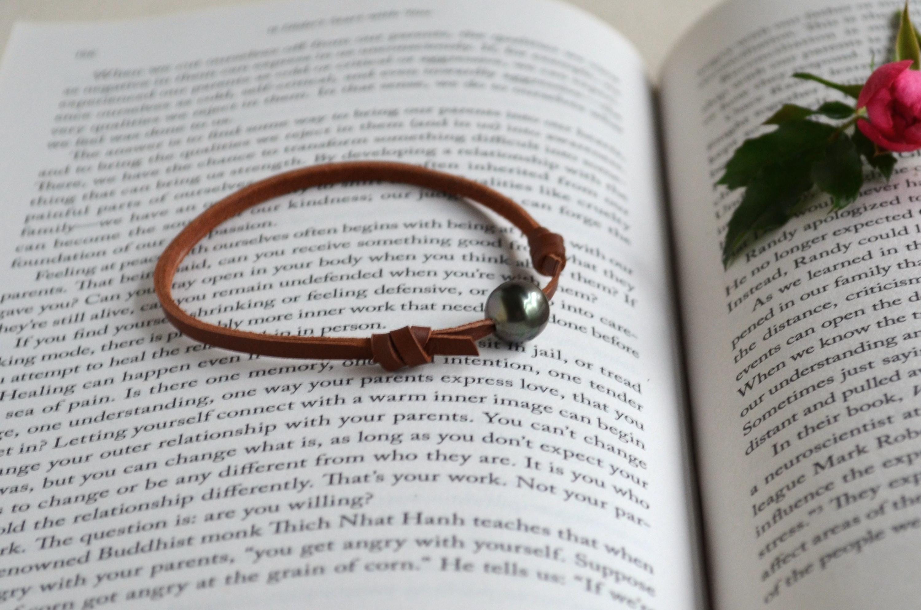 Adjustable Tahitian Pearl Bracelet: Australian Brown Leather Jewelry