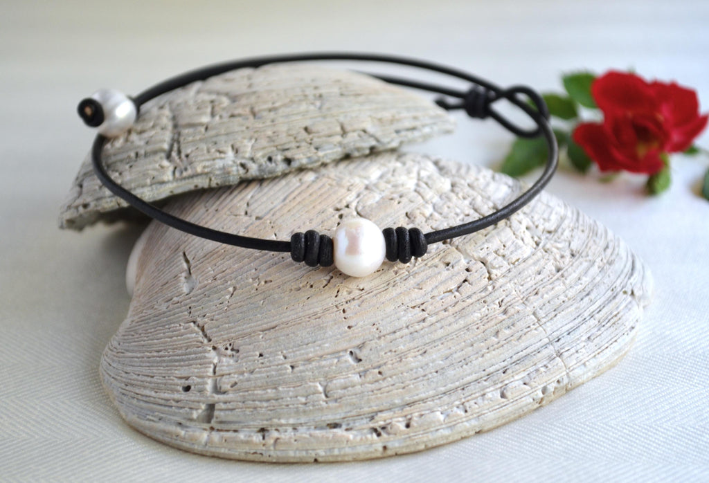 Handmade Pearl Leather Choker: Boho Beach Necklace