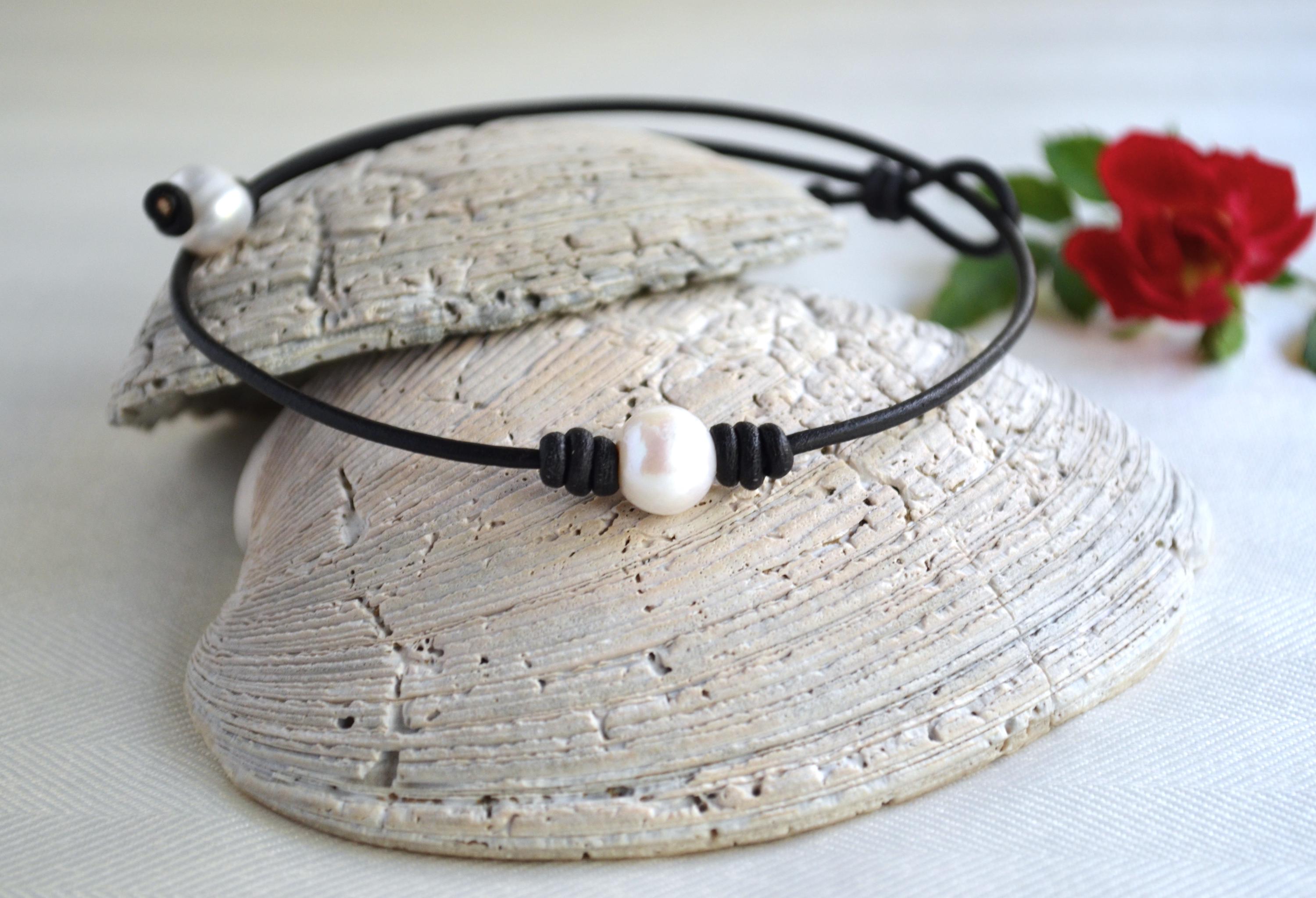 Handmade Pearl Leather Choker: Boho Beach Necklace
