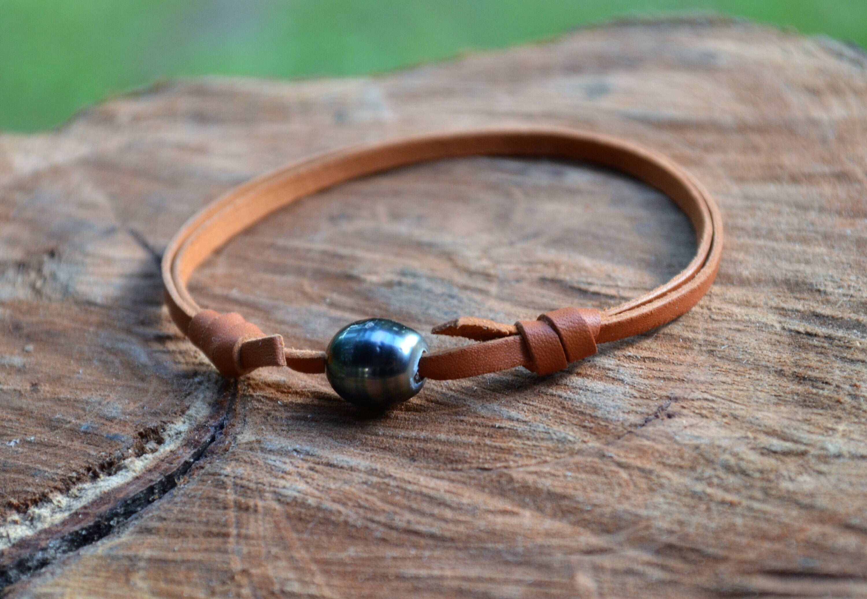 Tahitian Pearl Leather Bracelet: Unisex Boho Adjustable Bracelet