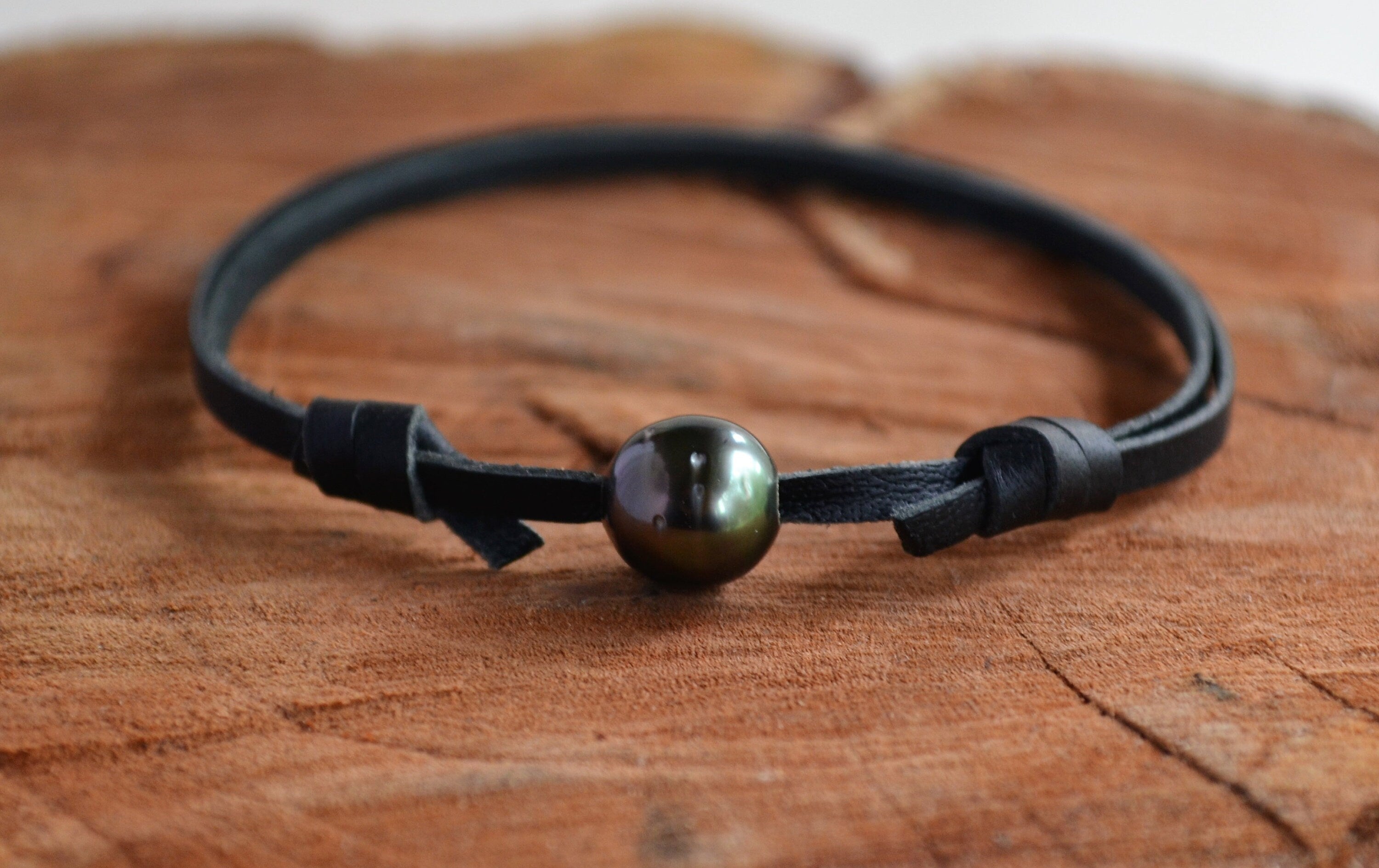 Tahitian Pearl Leather Bracelet: Unisex Boho Adjustable Bracelet