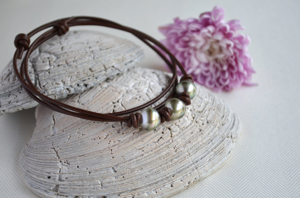 Tahitian Pearl Choker: Three Pearl Brown Leather Necklace