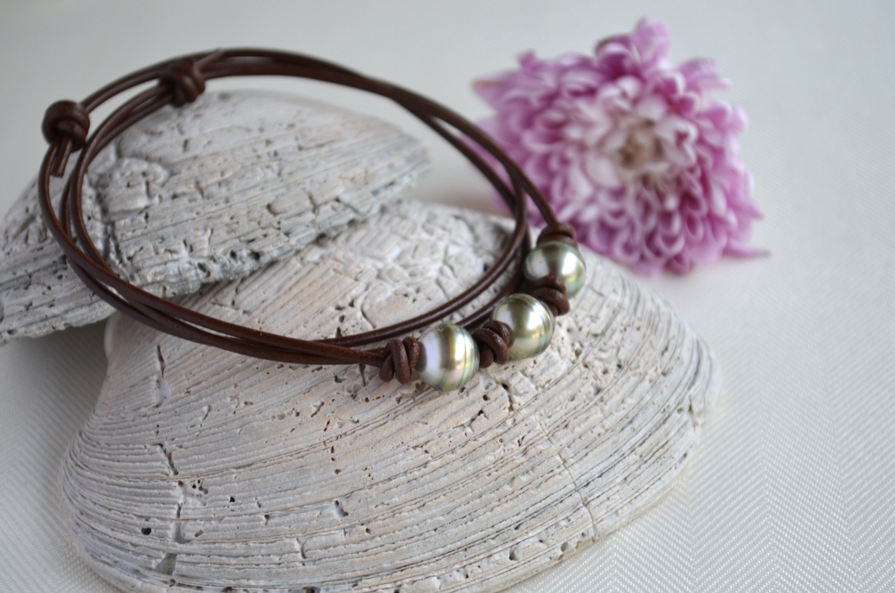 Tahitian Pearl Choker: Three Pearl Brown Leather Necklace