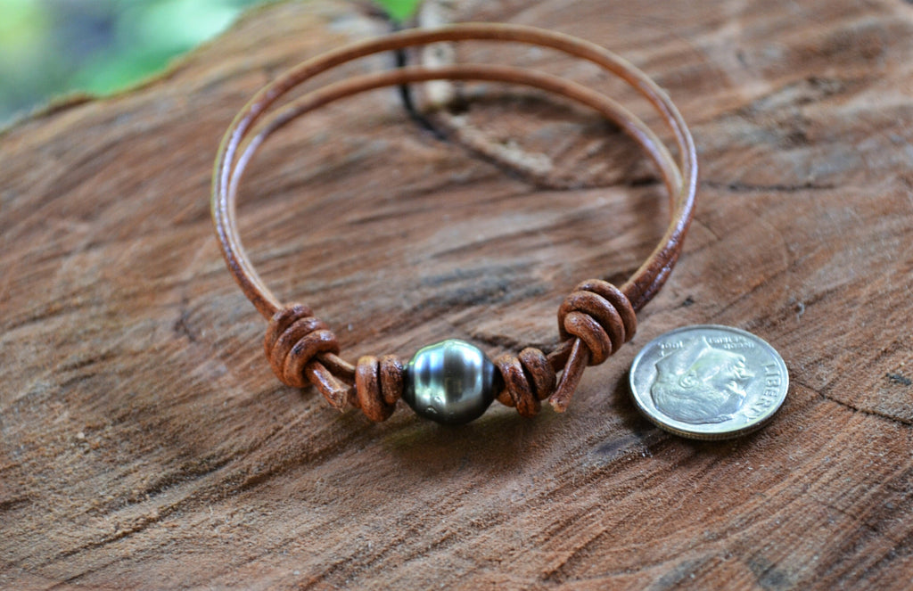 Tahitian Pearl Bracelet: Adjustable Leather, Unisex Jewelry