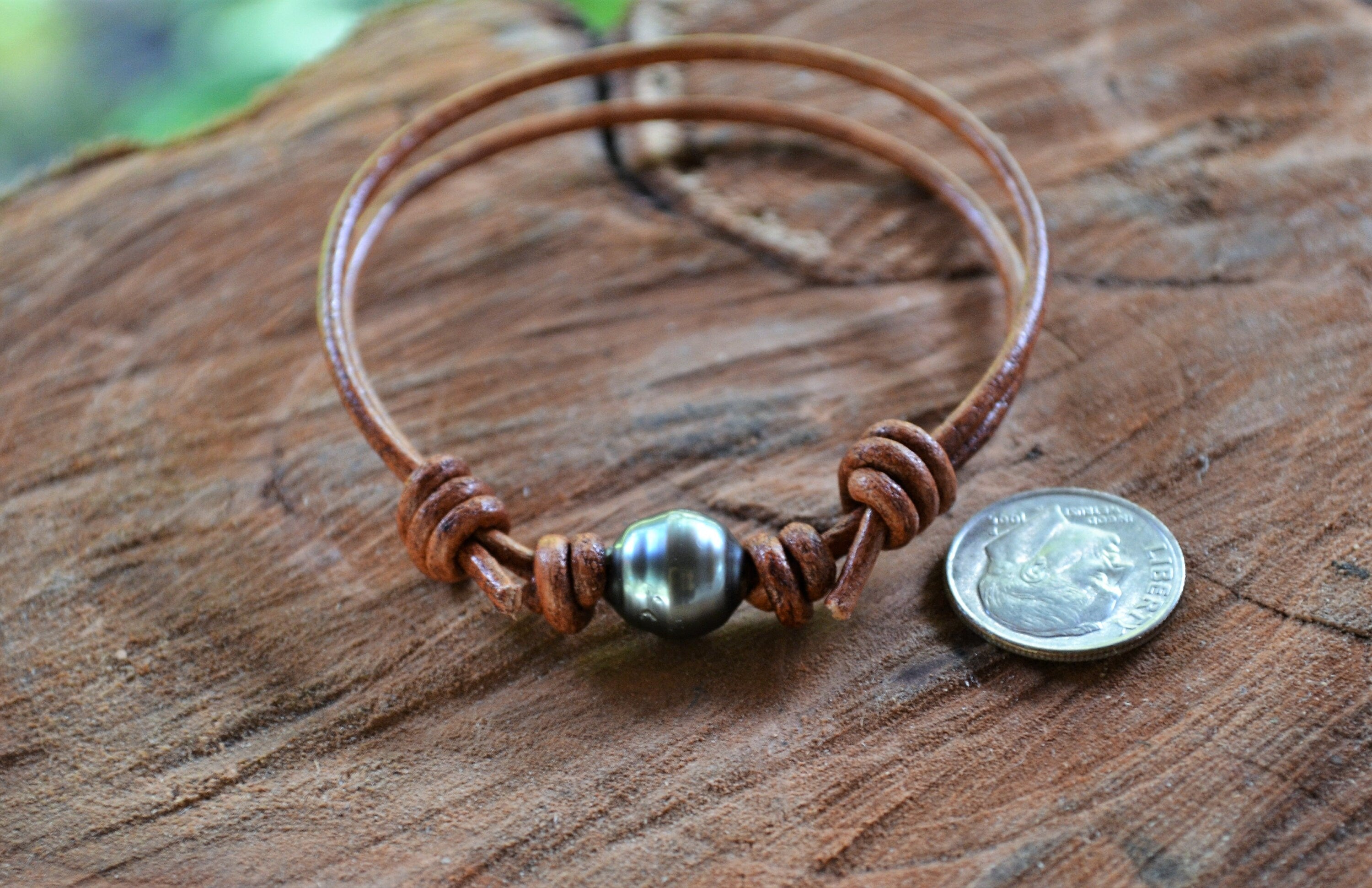 Tahitian Pearl Bracelet: Adjustable Leather, Unisex Jewelry
