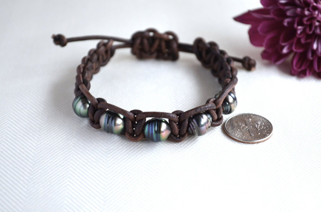 Tahitian Pearl Bracelet: Adjustable Leather, Elegant Jewelry
