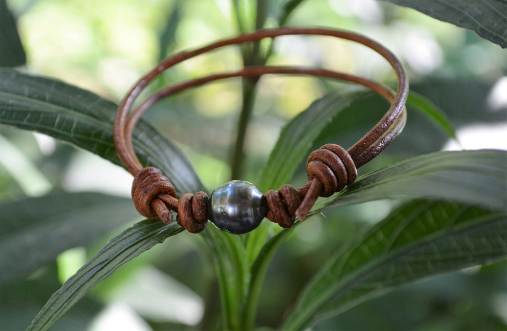 Tahitian Pearl Bracelet: Adjustable Leather, Unisex Jewelry