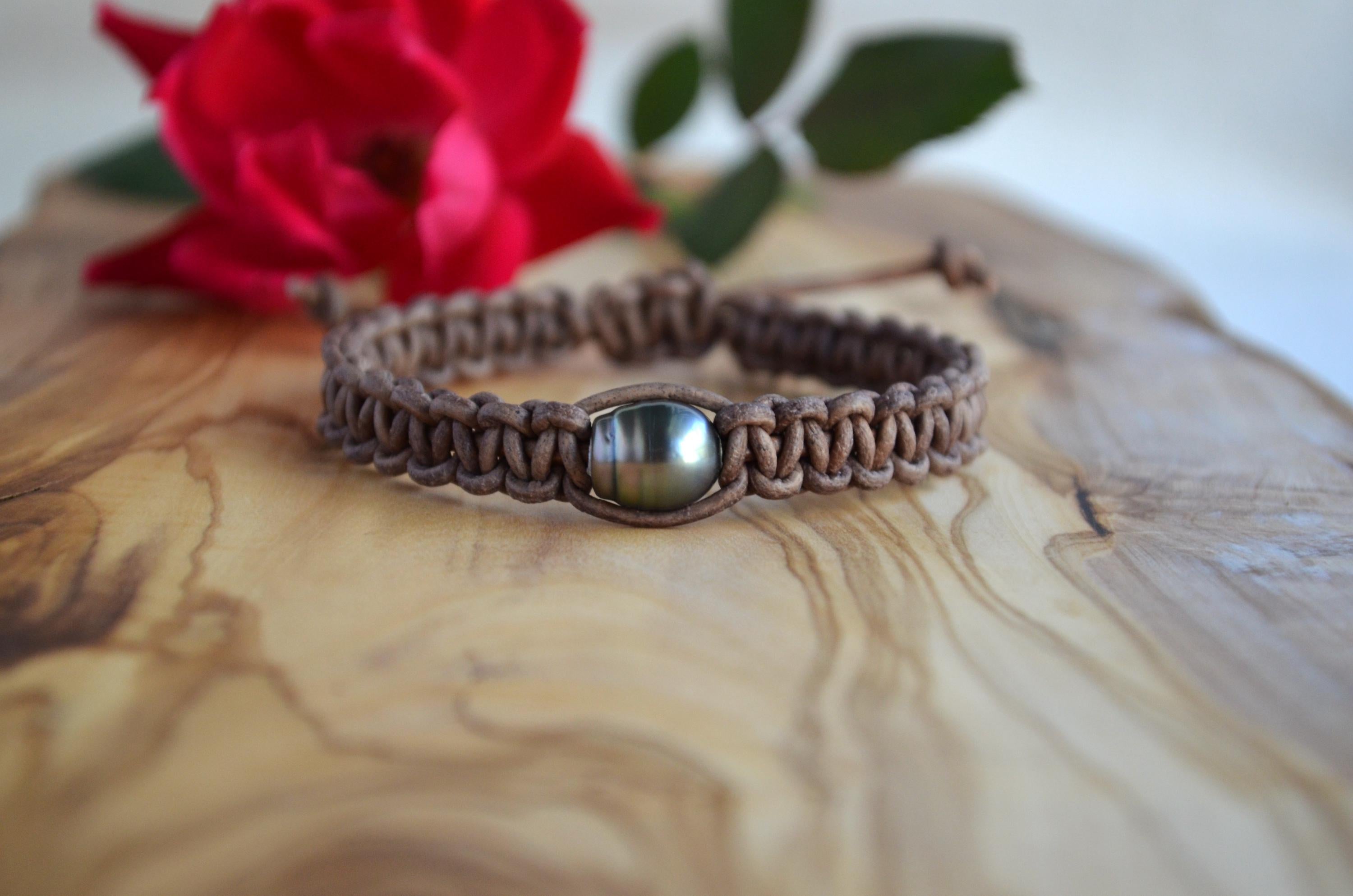 Handwoven Tahitian Pearl Bracelet: Macrame Grey-Brown Leather, Boho Jewelry