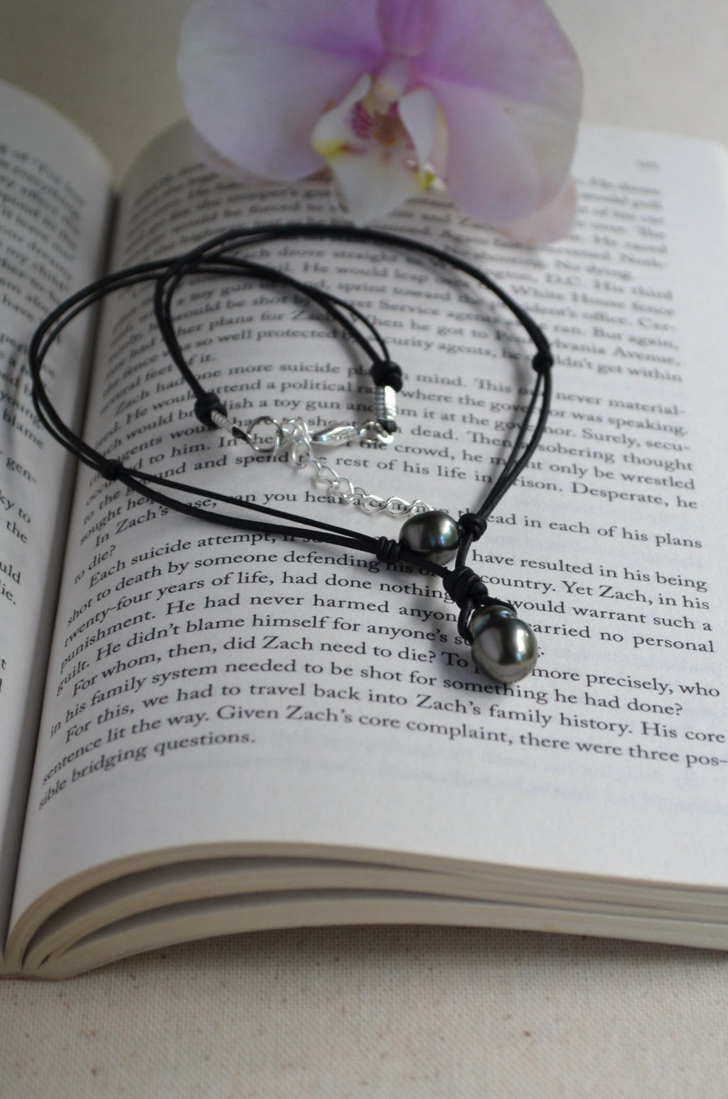 Genuine Tahitian Pearl Leather Necklace: Modern Minimalist Pendant Jewelry