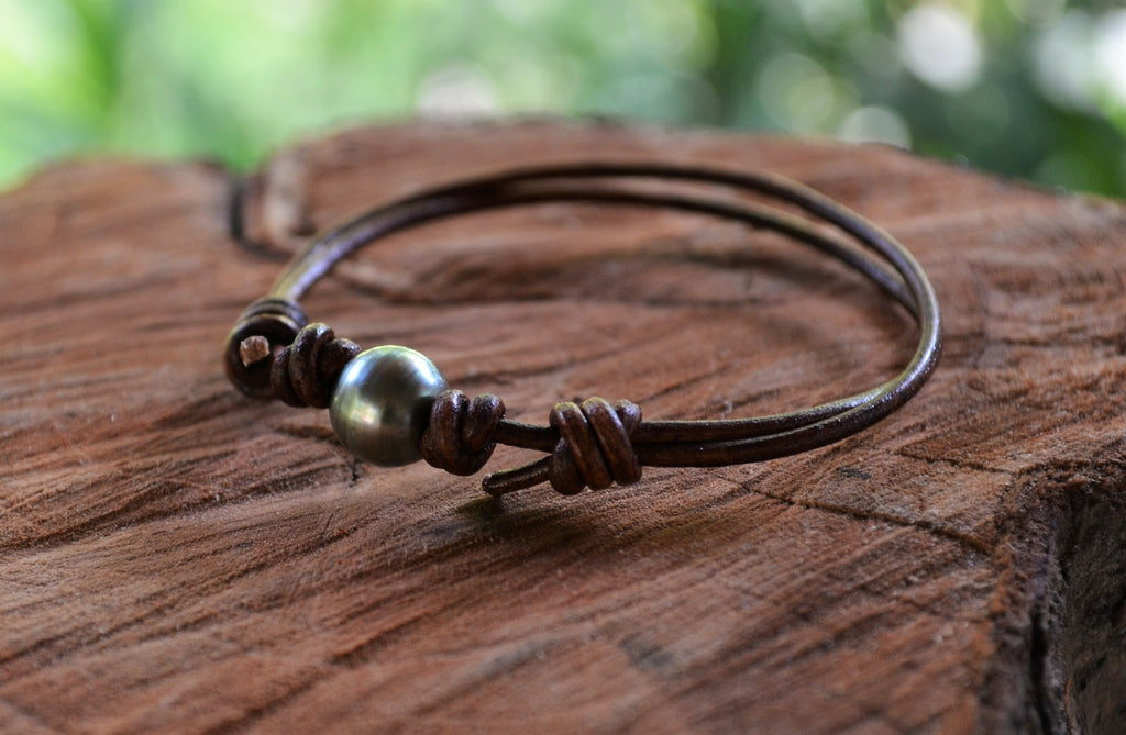Tahitian Pearl Bracelet: Adjustable Leather, Unisex Jewelry