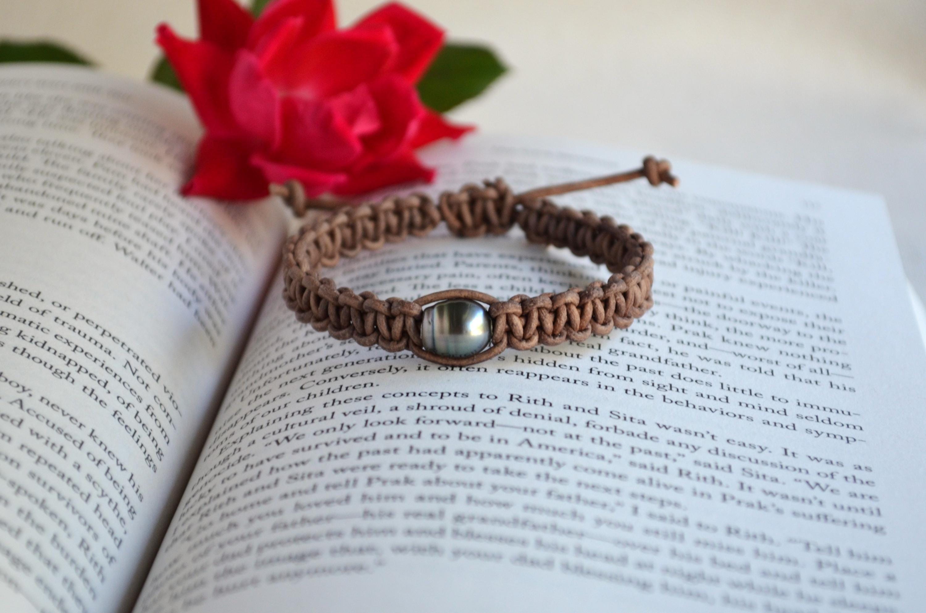 Handwoven Tahitian Pearl Bracelet: Macrame Grey-Brown Leather, Boho Jewelry