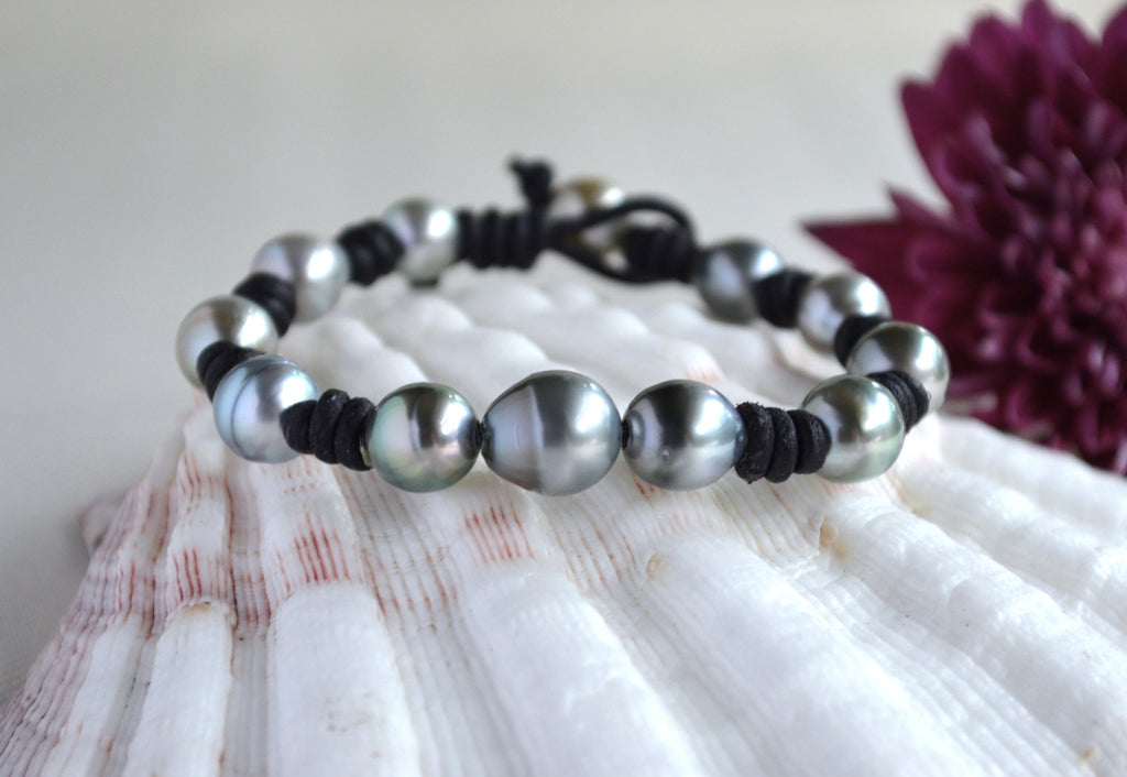 Tahitian Pearls on Leather Bracelet: Black Leather, Tahitian Pearl Clasp