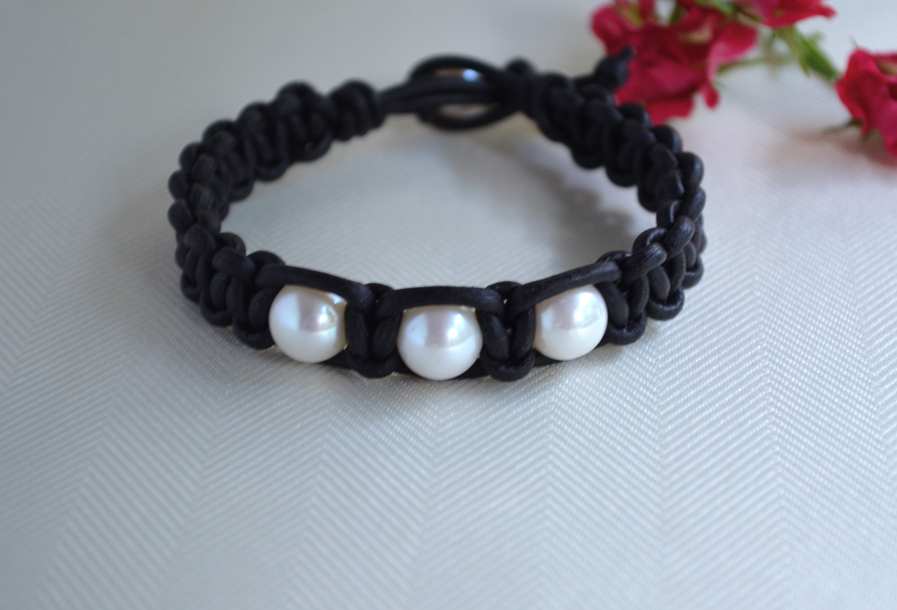 Freshwater Pearl Leather Bracelet: Three White Pearls, Bohemian Jewelry