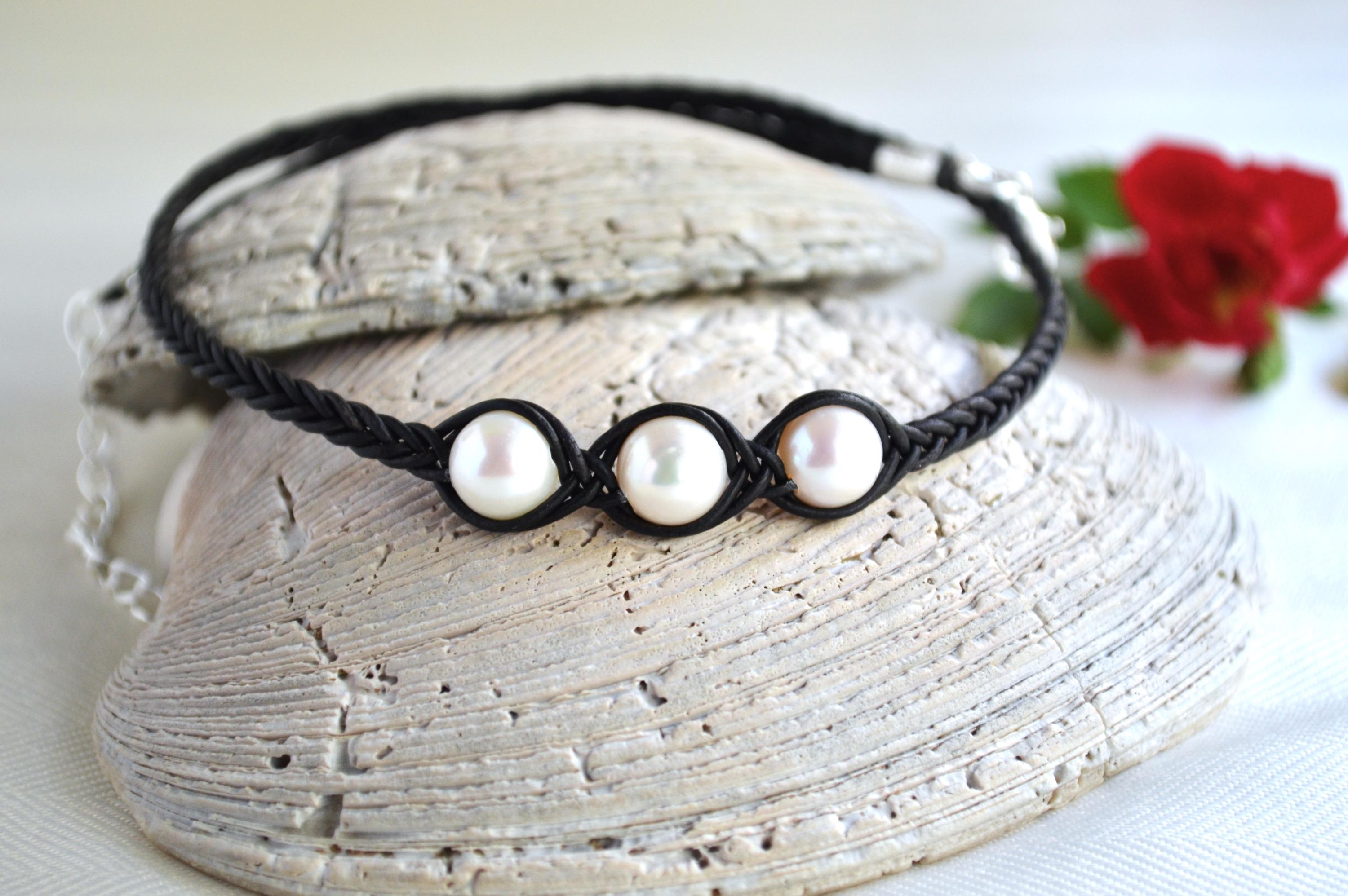 Three Freshwater Pearls Braided Leather Necklace: Elegant Boho Jewelry