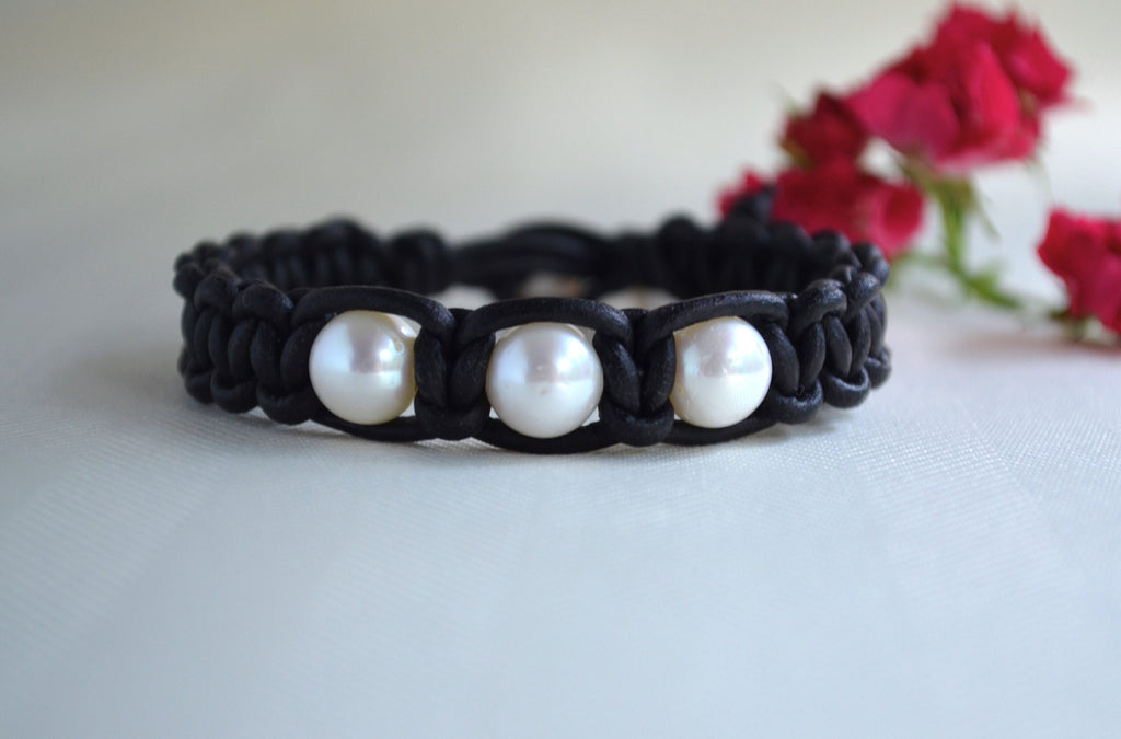 Freshwater Pearl Leather Bracelet: Three White Pearls, Bohemian Jewelry