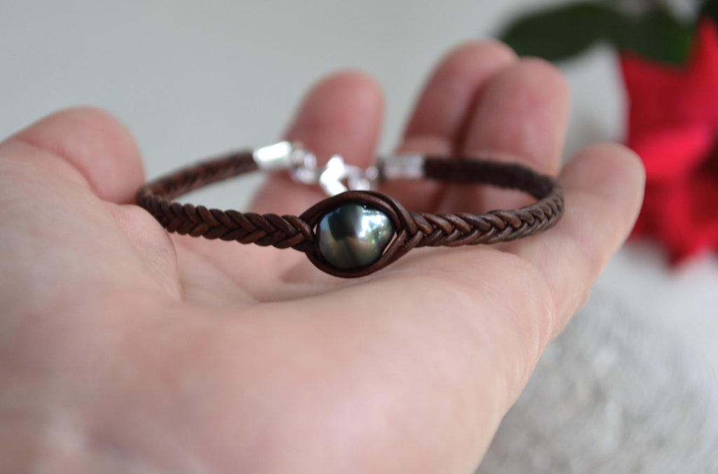 Tahitian Pearl Braided Leather Bracelet: Elegant Unisex Jewelry