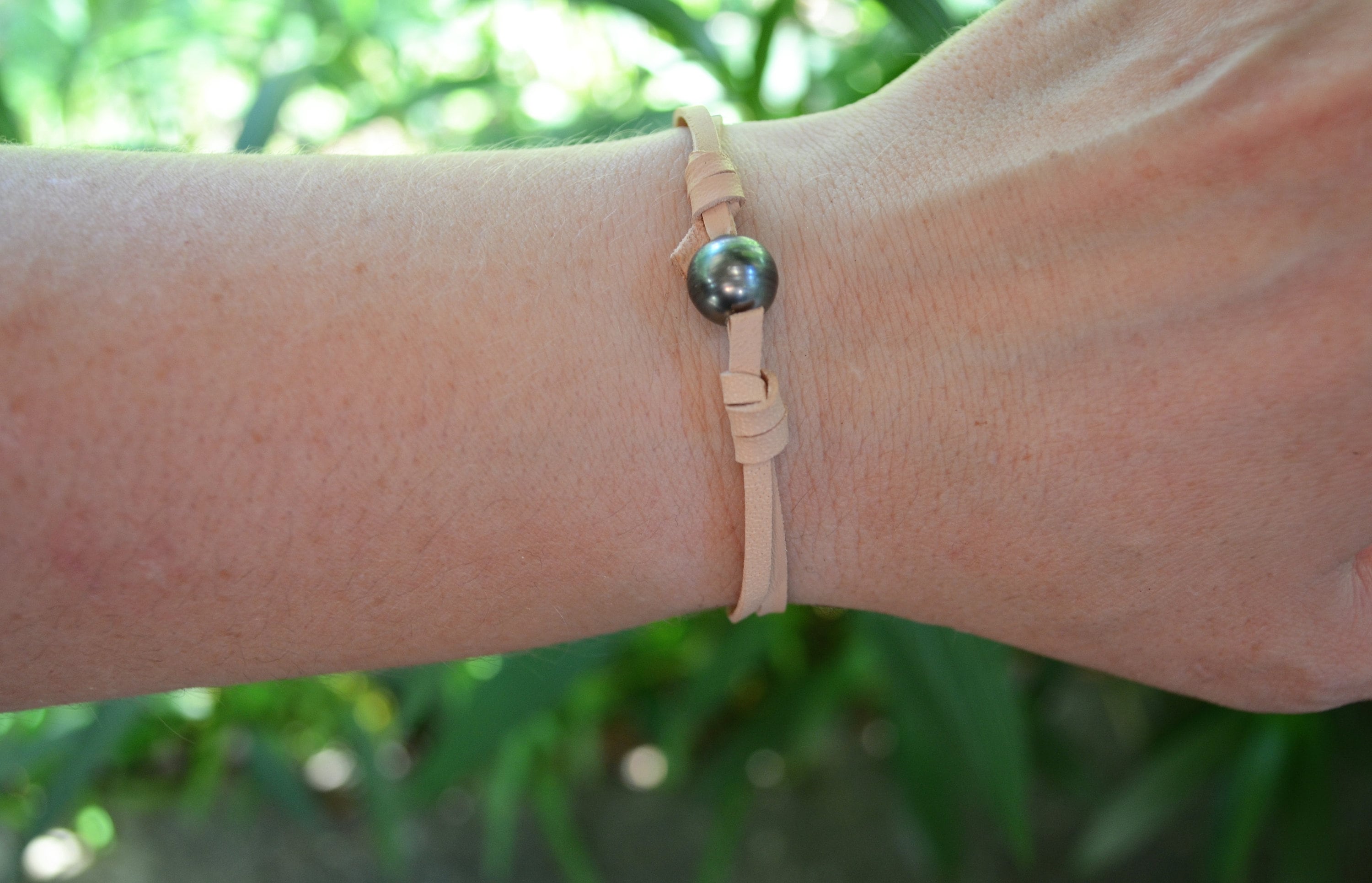 Tahitian Pearl Leather Bracelet: Unisex Boho Adjustable Bracelet