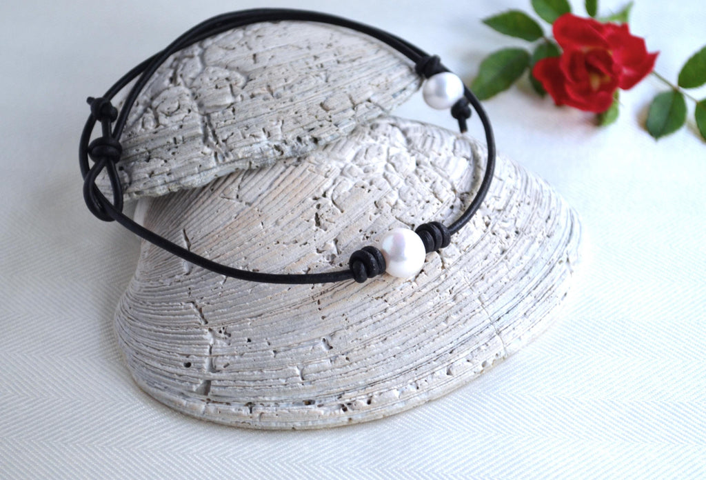 Handmade Pearl Leather Choker: Boho Beach Necklace