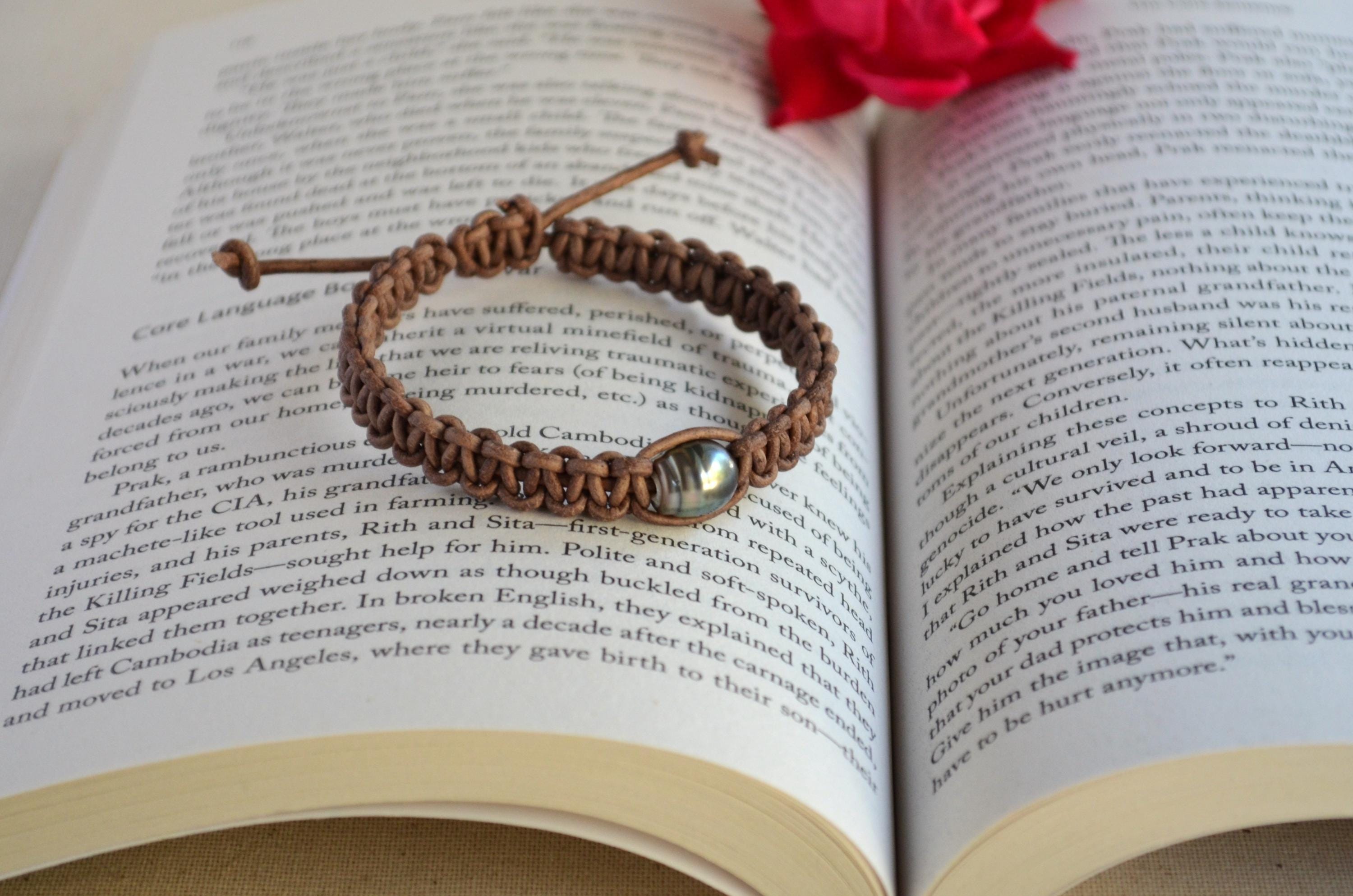Handwoven Tahitian Pearl Bracelet: Macrame Grey-Brown Leather, Boho Jewelry