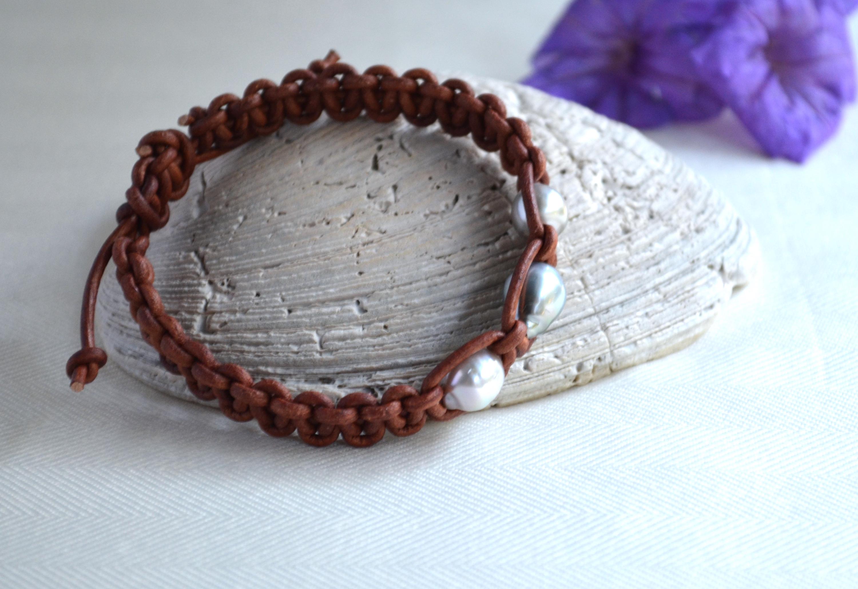 Tahitian Pearl Bracelet: Brown Leather Adjustable Bracelet Unisex