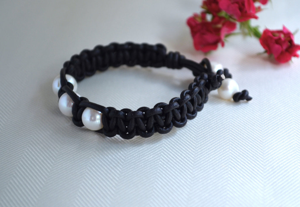 Freshwater Pearl Leather Bracelet: Three White Pearls, Bohemian Jewelry