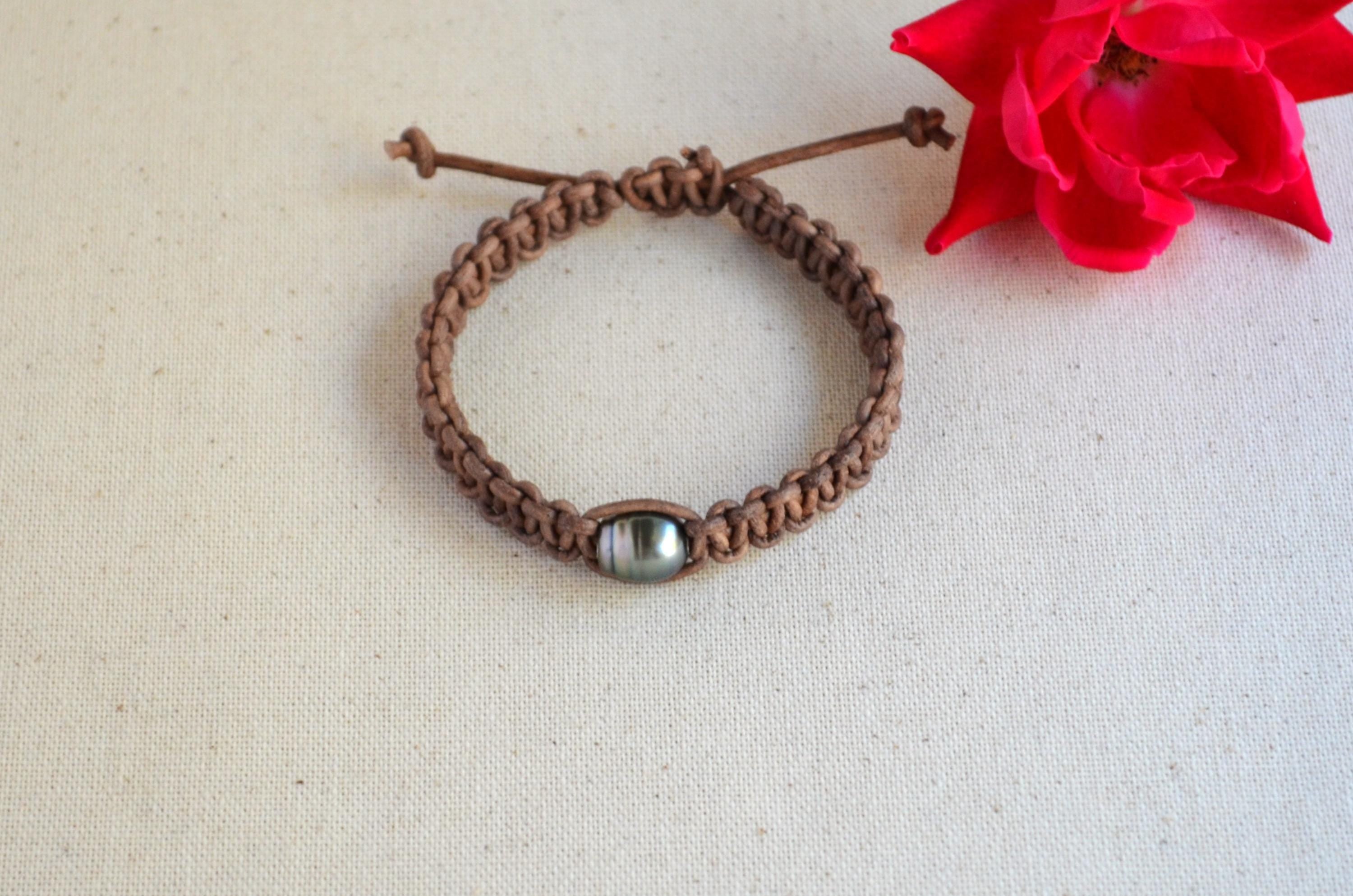 Handwoven Tahitian Pearl Bracelet: Macrame Grey-Brown Leather, Boho Jewelry