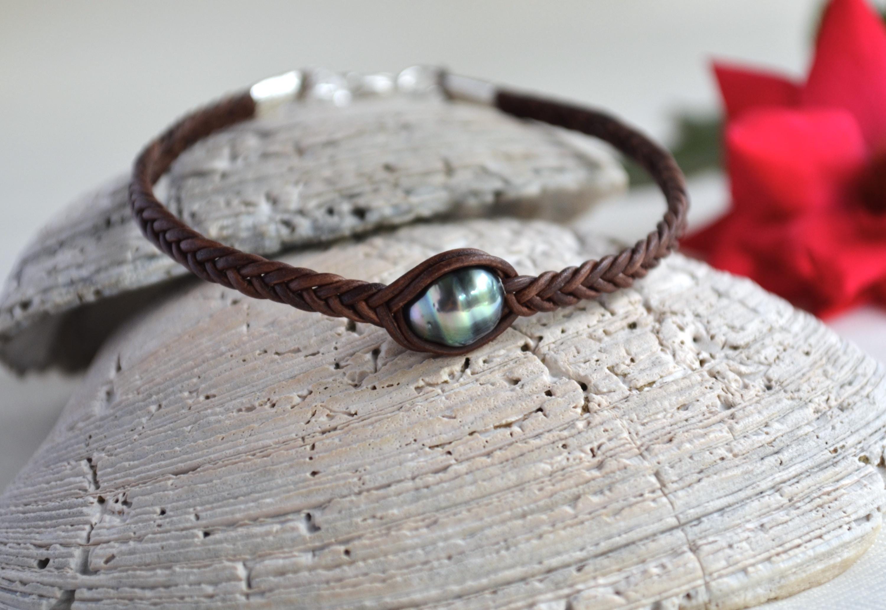 Tahitian Pearl Braided Leather Bracelet: Elegant Unisex Jewelry