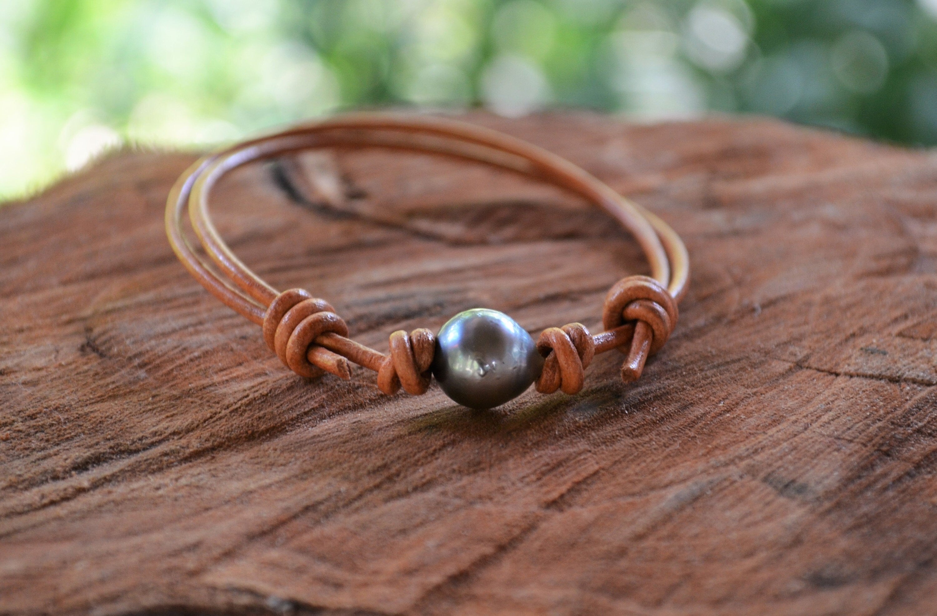 Tahitian Pearl Bracelet: Adjustable Leather, Unisex Jewelry
