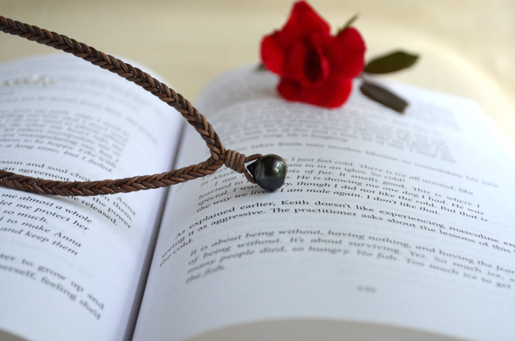 Genuine Tahitian Pearl Necklace on Hand-Braided Brown Gray Leather – Unisex