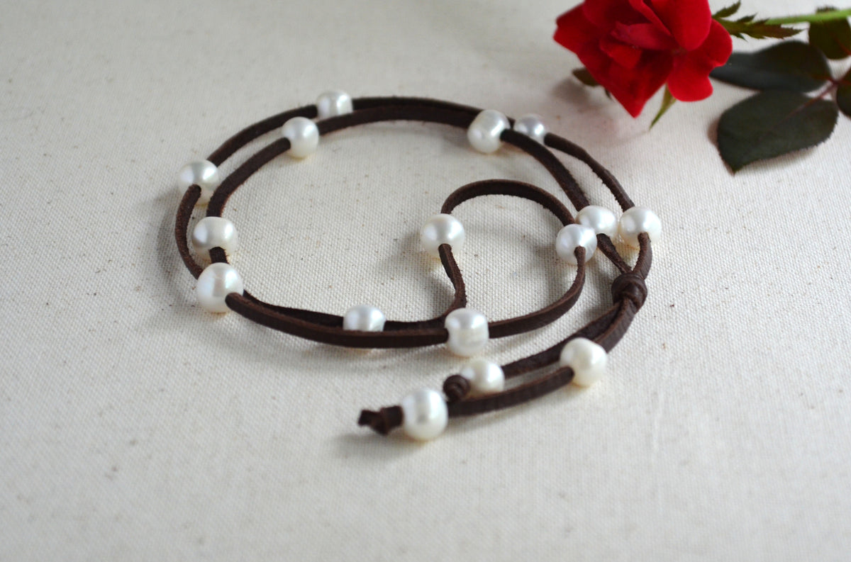 Freshwater Pearl Lariat Necklace in Deerskin Leather