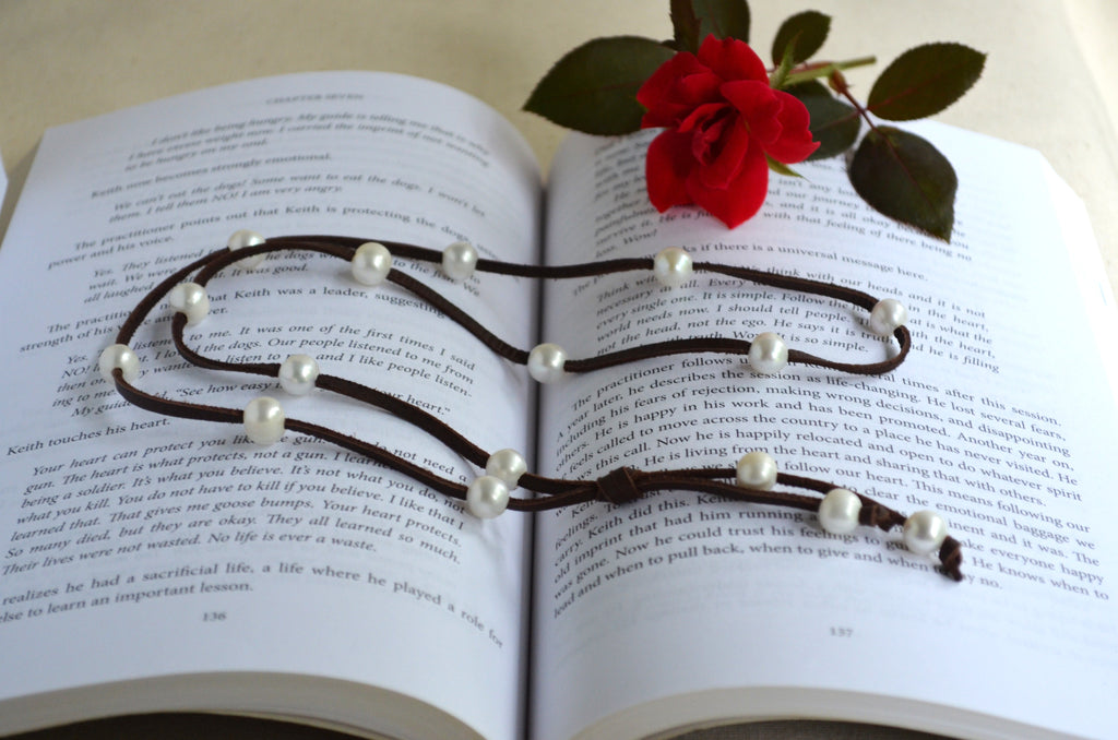 Freshwater Pearl Lariat Necklace in Deerskin Leather