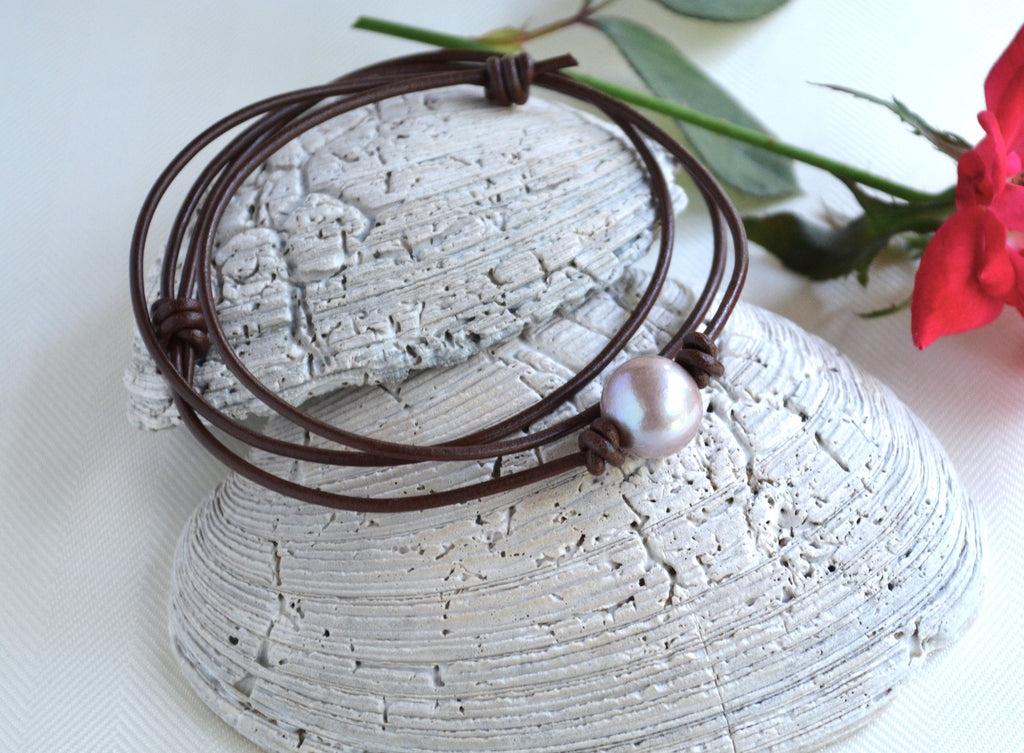Edison Pearl Choker: Light Mauve Pearl on Greek Leather