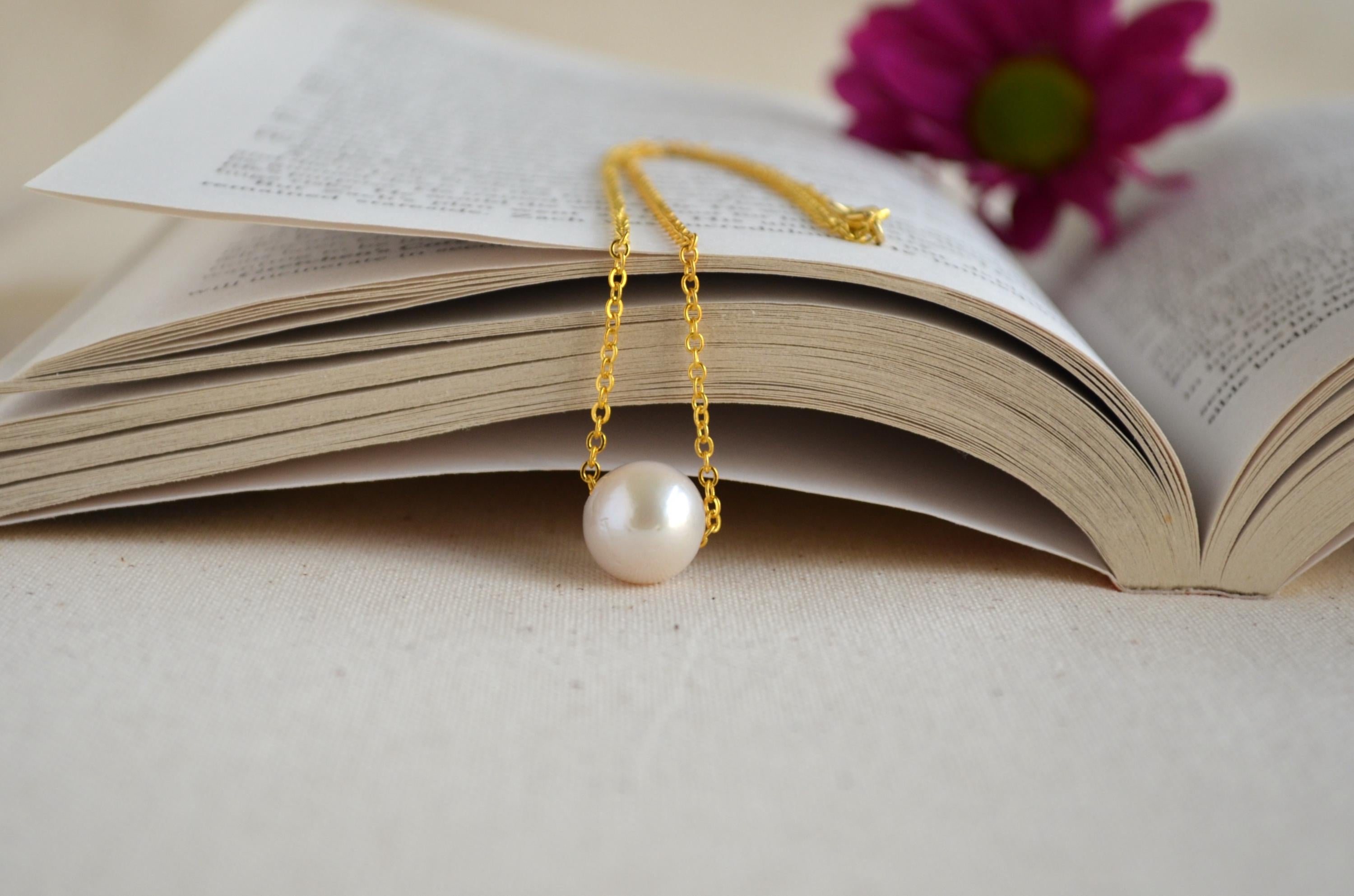 Floating Edison Pearl Necklace – Gold Plated Chain, Minimalist Pendant