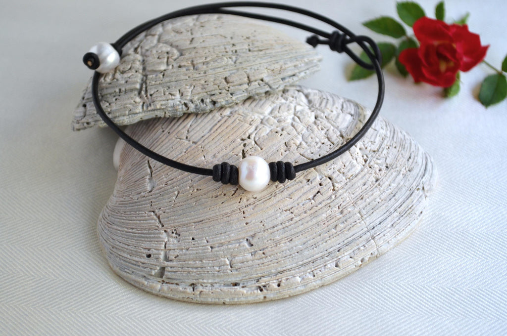 Handmade Pearl Leather Choker: Boho Beach Necklace