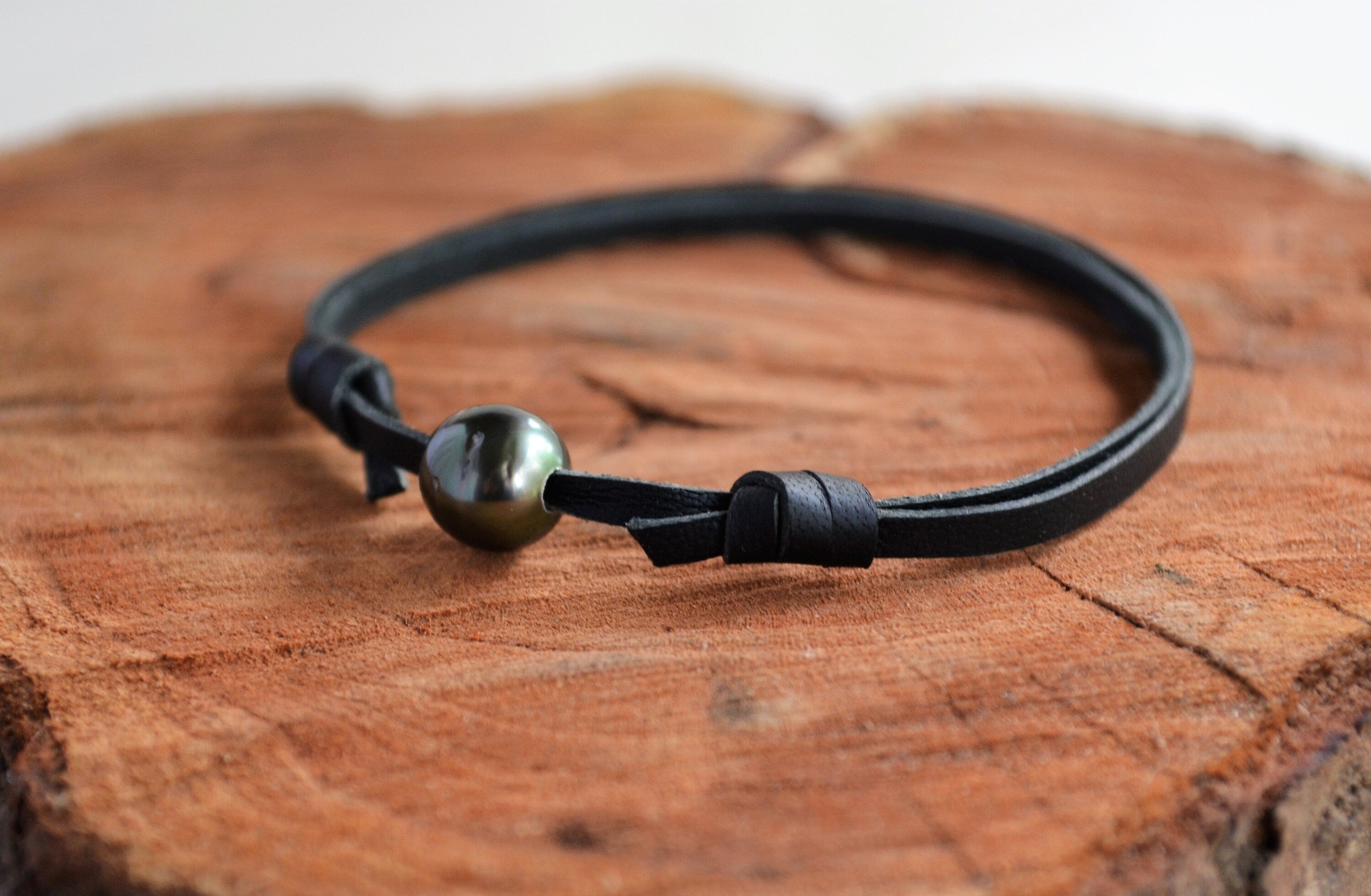 Tahitian Pearl Leather Bracelet: Unisex Boho Adjustable Bracelet