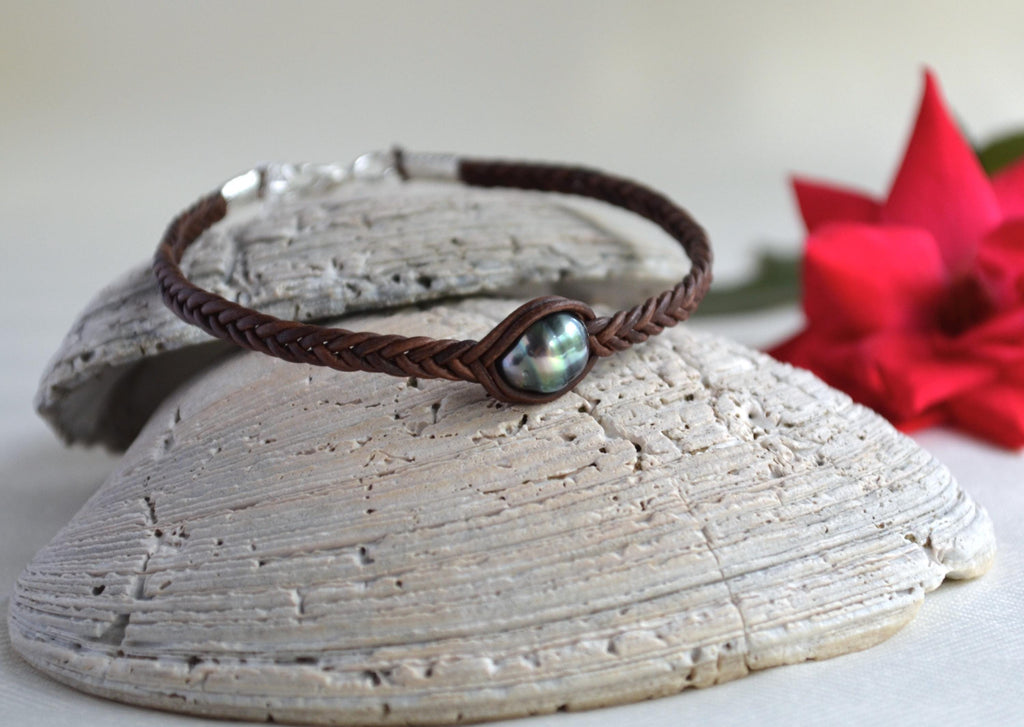 Tahitian Pearl Braided Leather Bracelet: Elegant Unisex Jewelry
