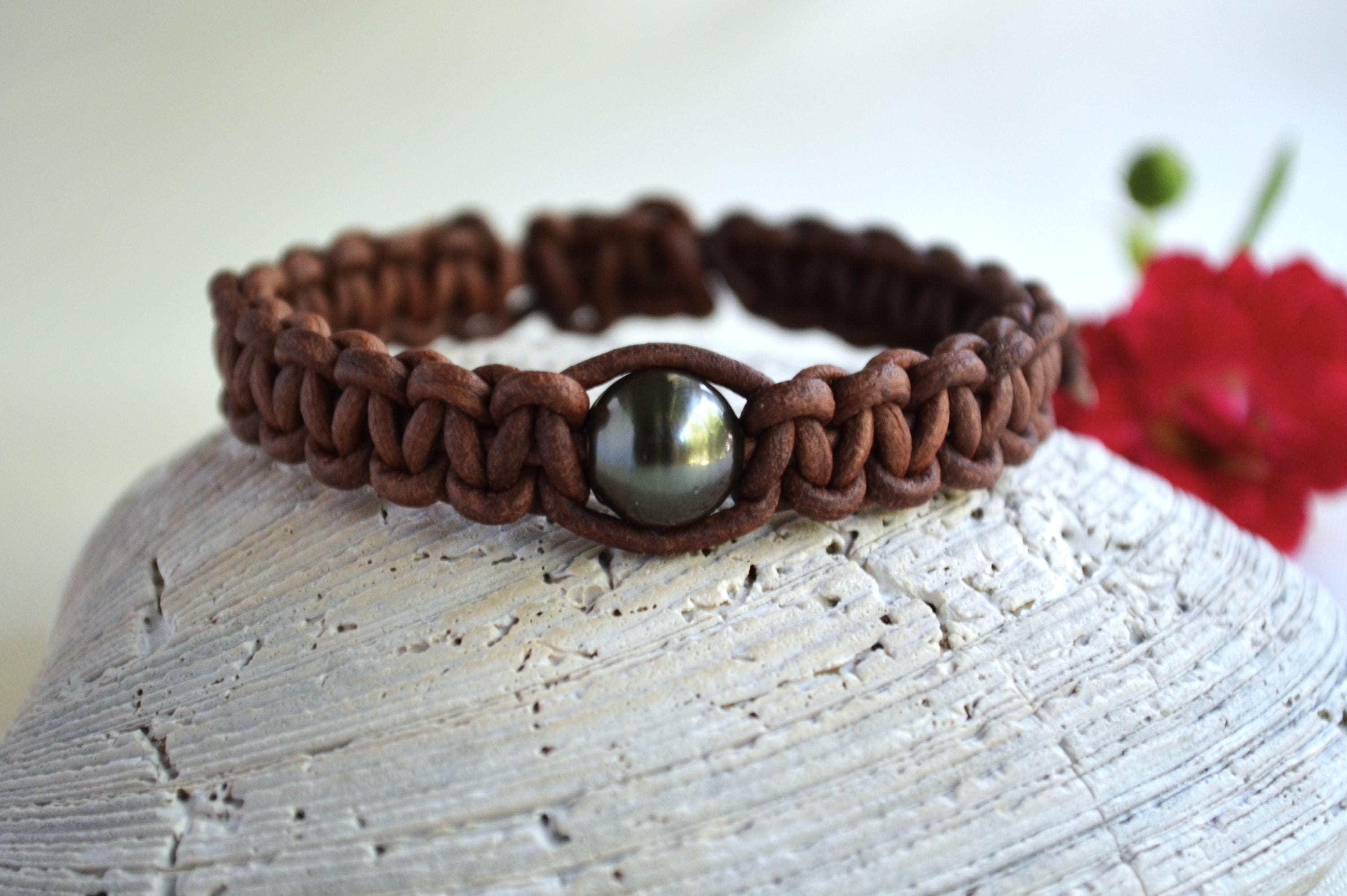 Adjustable Tahitian Black Pearl Bracelet: Brown Leather Bohemian Jewelry