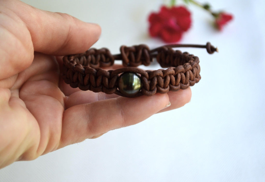 Adjustable Tahitian Black Pearl Bracelet: Brown Leather Bohemian Jewelry
