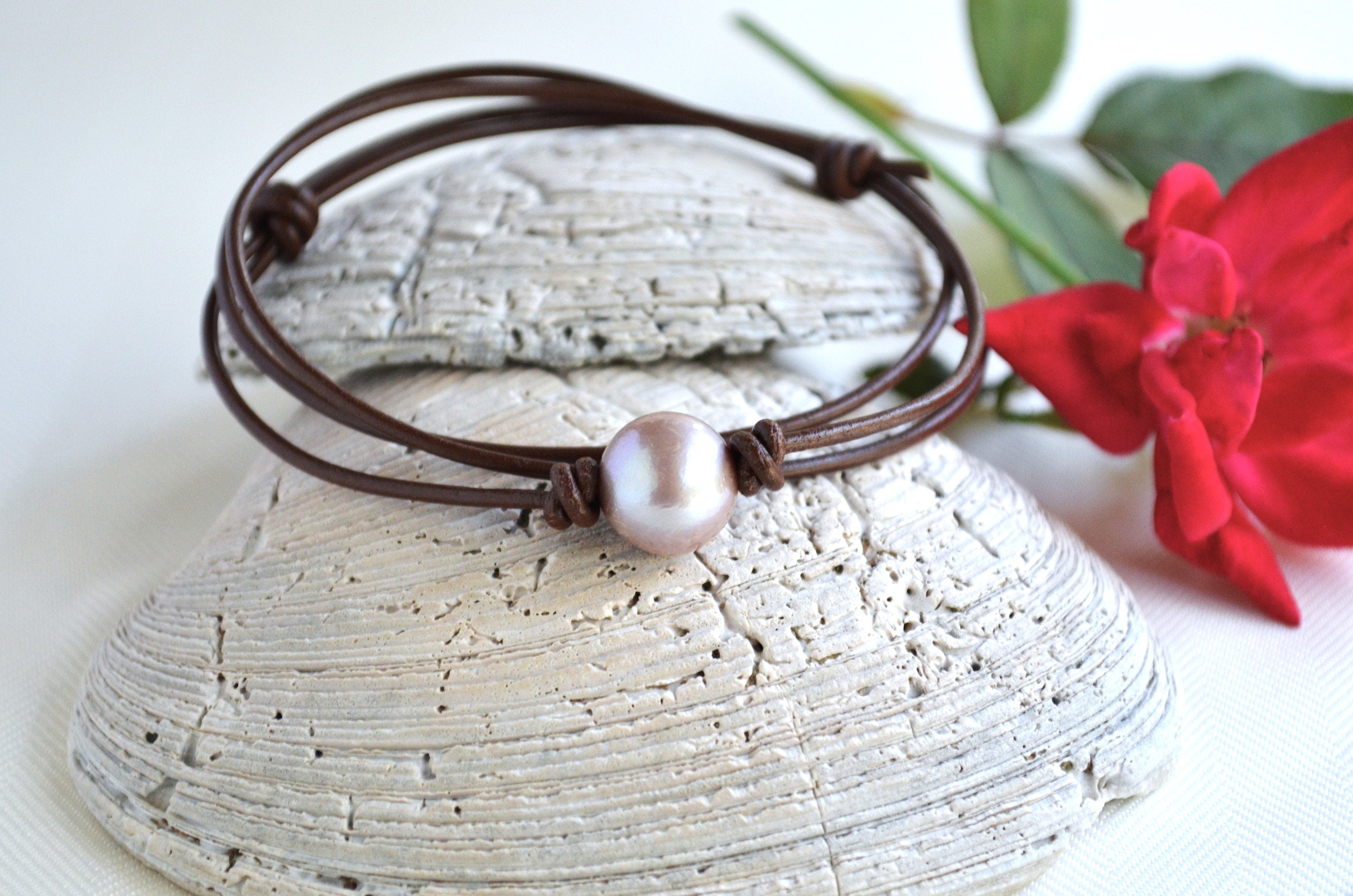 Edison Pearl Choker: Light Mauve Pearl on Greek Leather