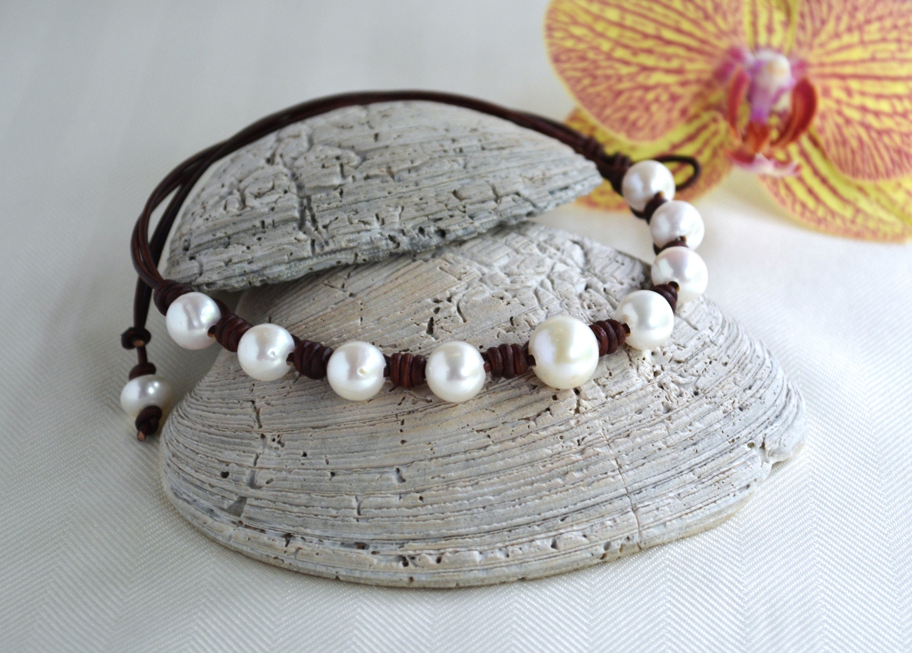 Knotted Pearl Leather Necklace: Boho Freshwater Pearl Jewelry Gift for Her