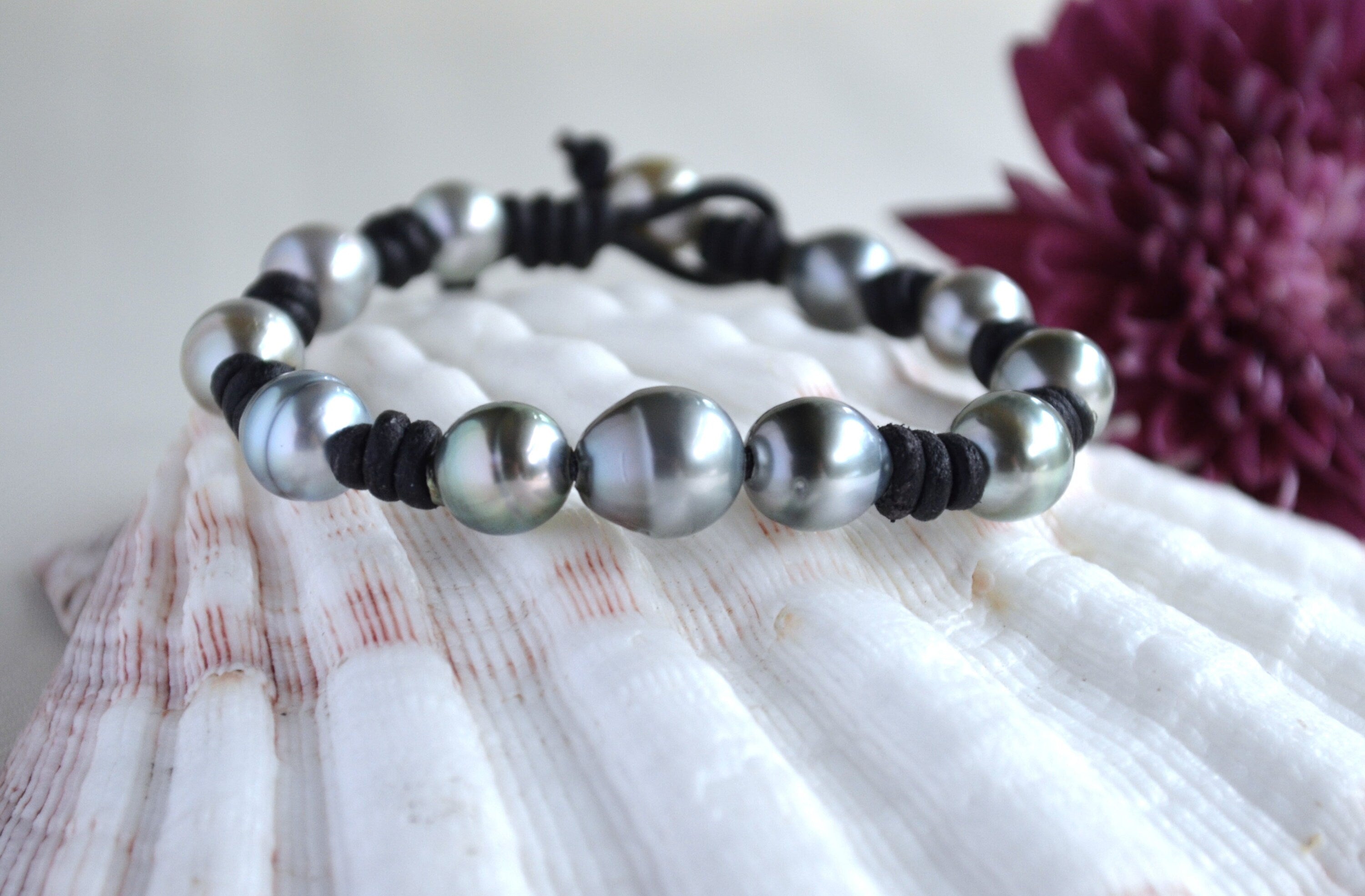 Tahitian Pearls on Leather Bracelet: Black Leather, Tahitian Pearl Clasp