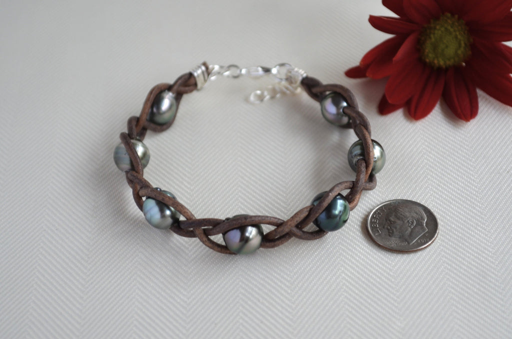 Tahitian Pearl Bracelet: Seven Dark Pearls on Brown Leather